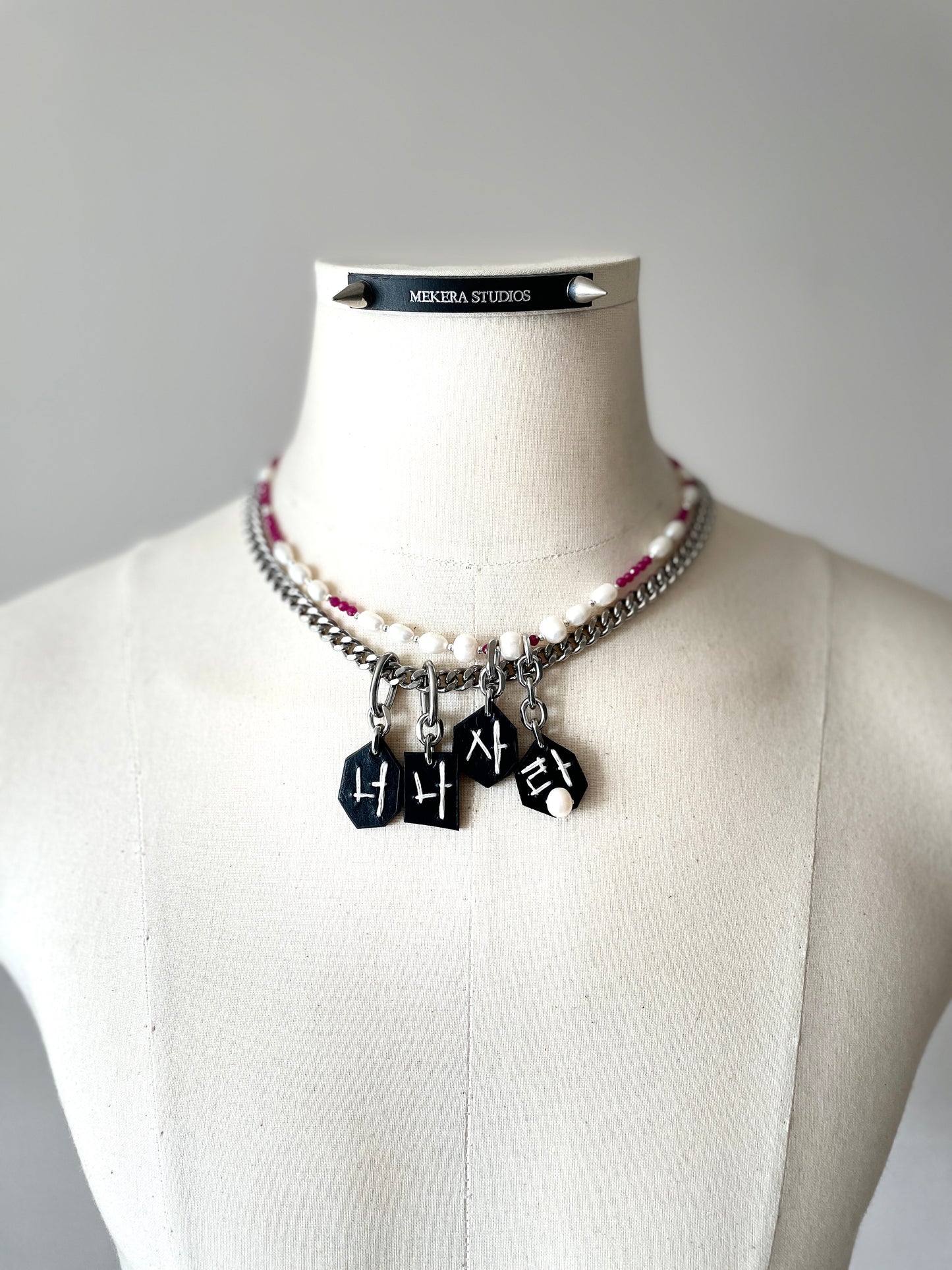 Korean Initial S-6 수•繡•SU collection - Embroider Handcrafted Personal Name Pendants - MEKERA STUDIOS