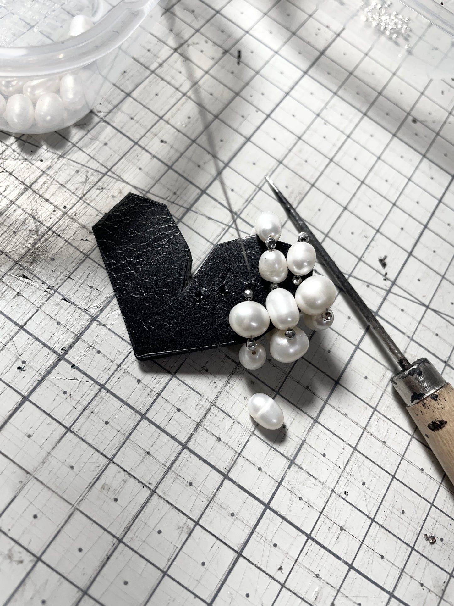 Hidden Heart-1 수•繡•SU collection-Embroider Pearls Handcrafted - MEKERA STUDIOS