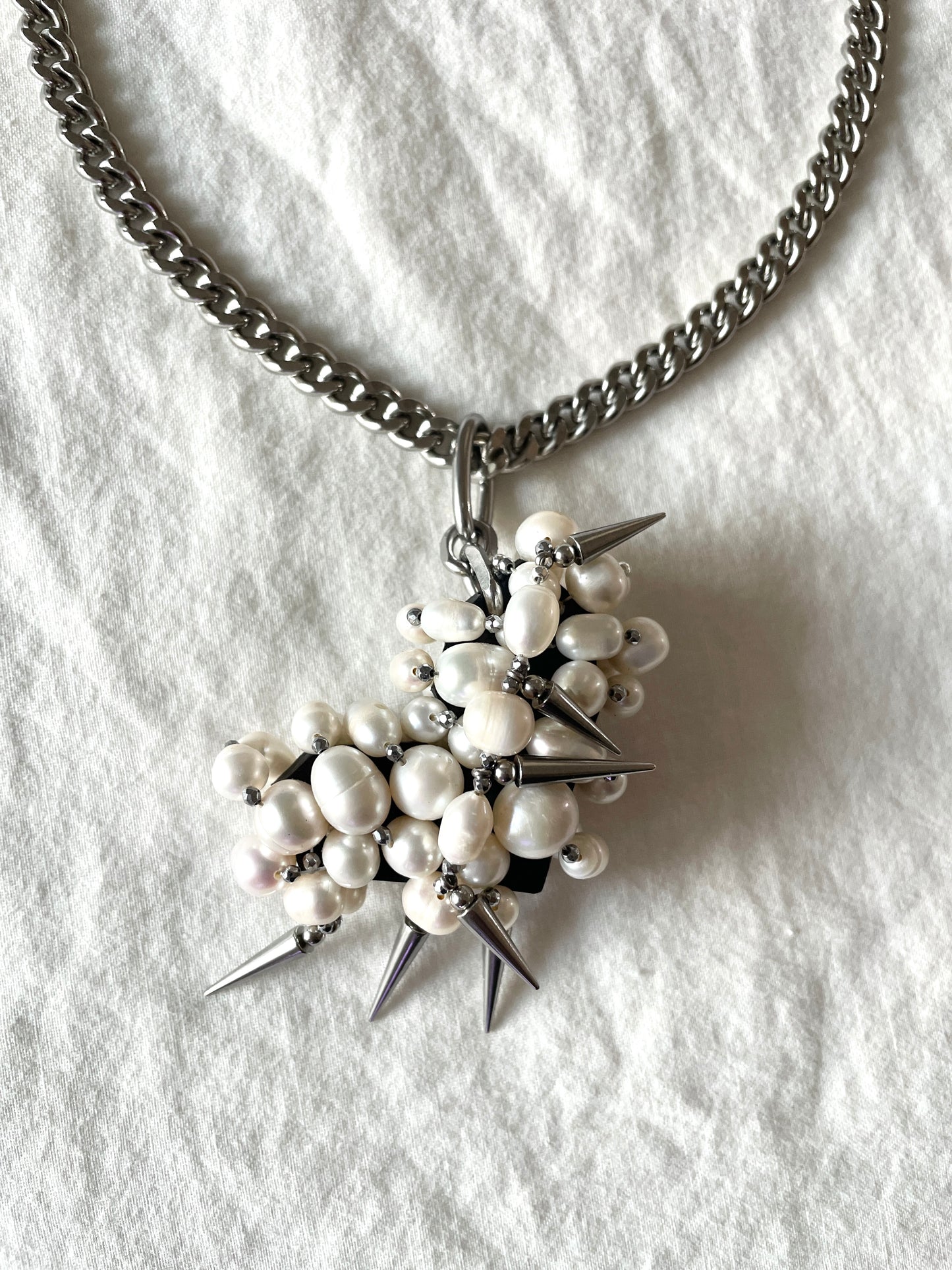 Hidden Heart-1 수•繡•SU collection-Embroider Pearls Handcrafted - MEKERA STUDIOS