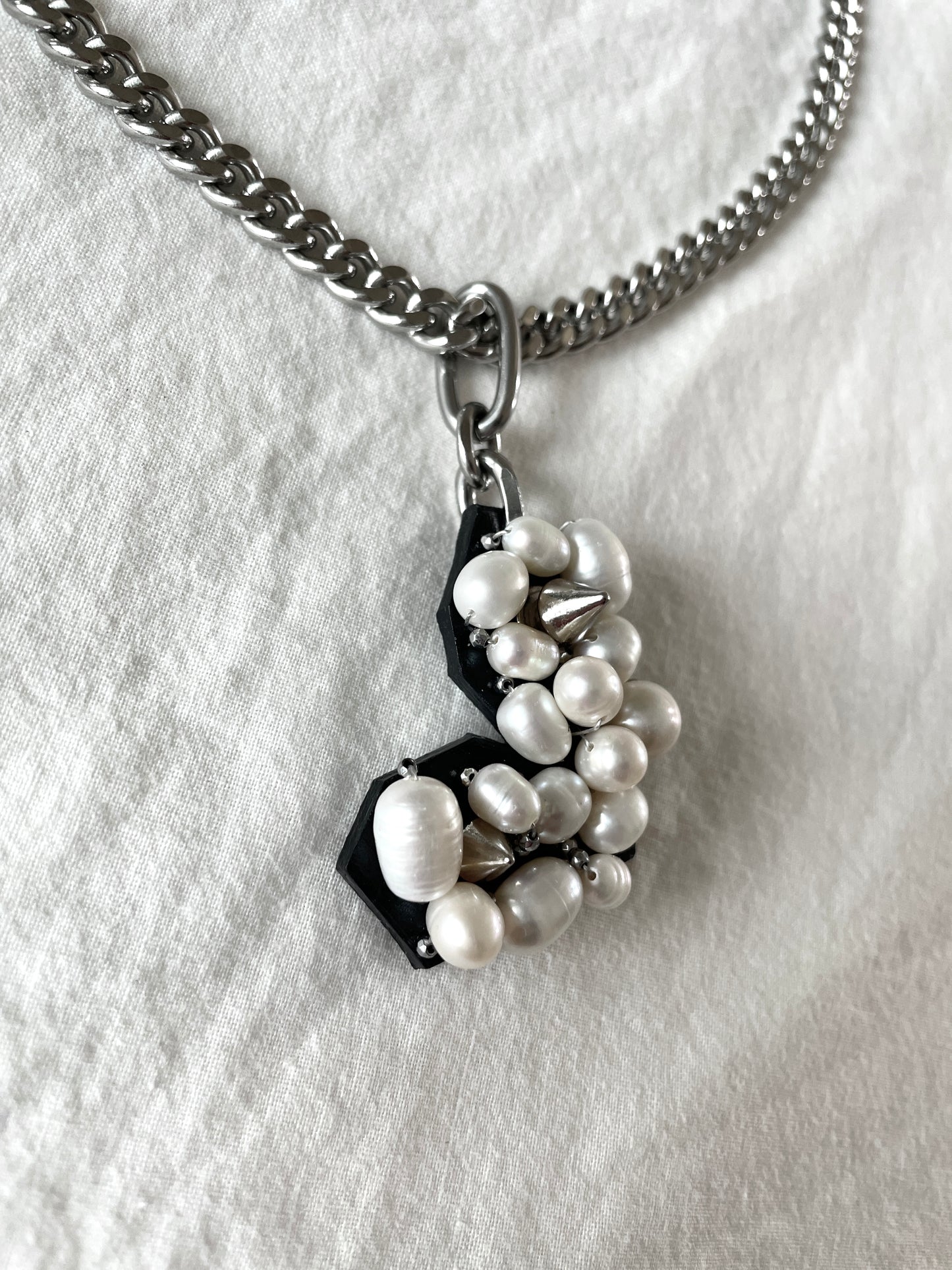 Hidden Heart-2 수•繡•SU collection-Embroider Pearls Handcrafted - MEKERA STUDIOS