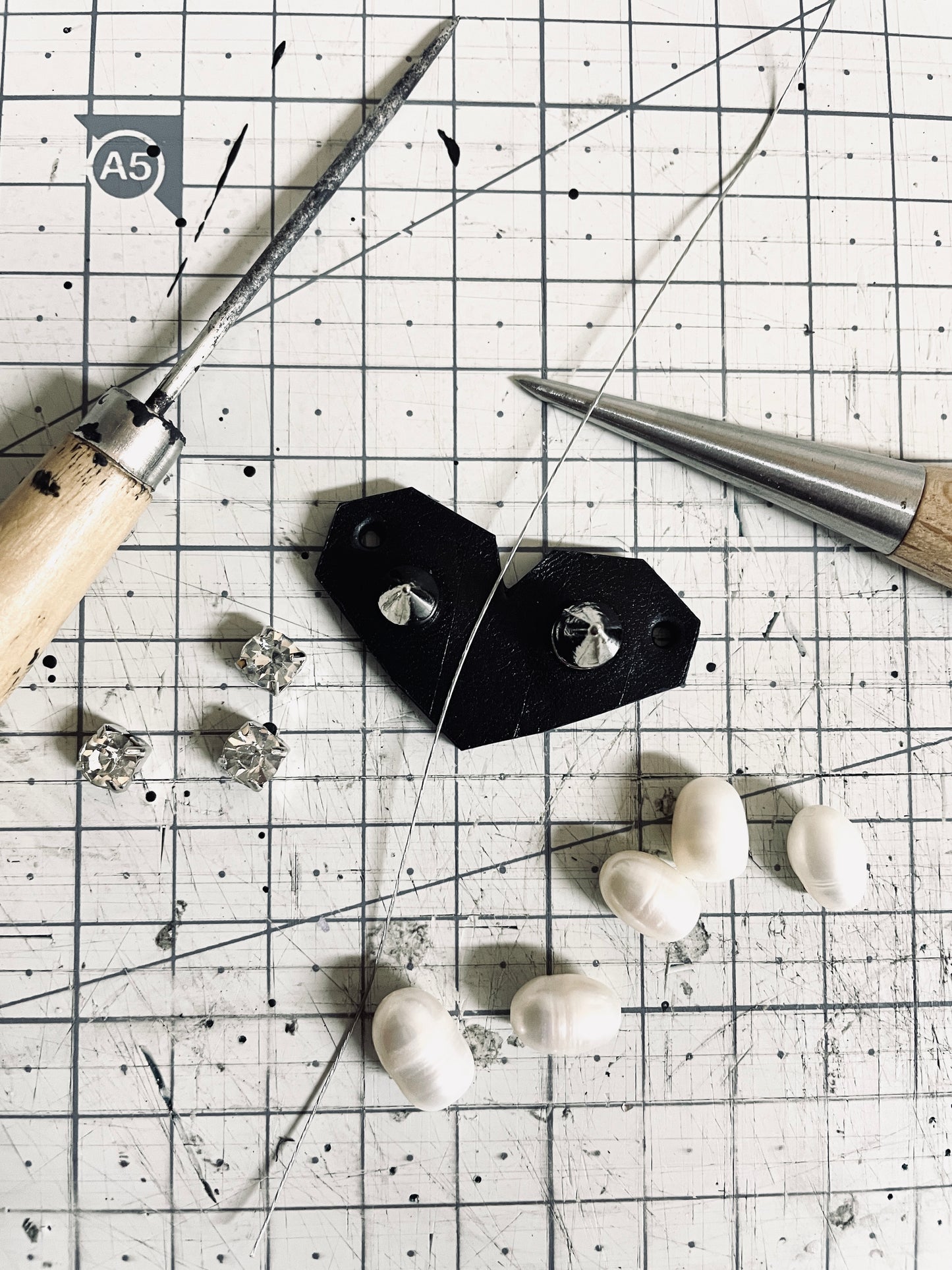 Hidden Heart-4 수•繡•SU collection-Embroider Pearls Handcrafted - MEKERA STUDIOS