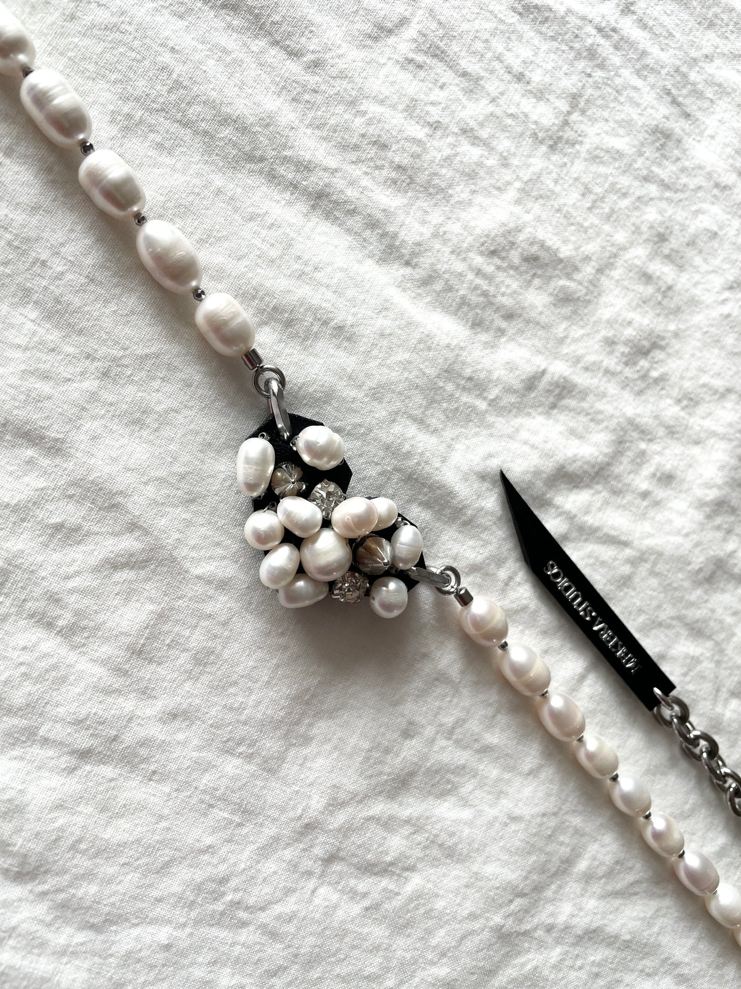 Hidden Heart-3 수•繡•SU collection-Embroider Pearls Handcrafted - MEKERA STUDIOS