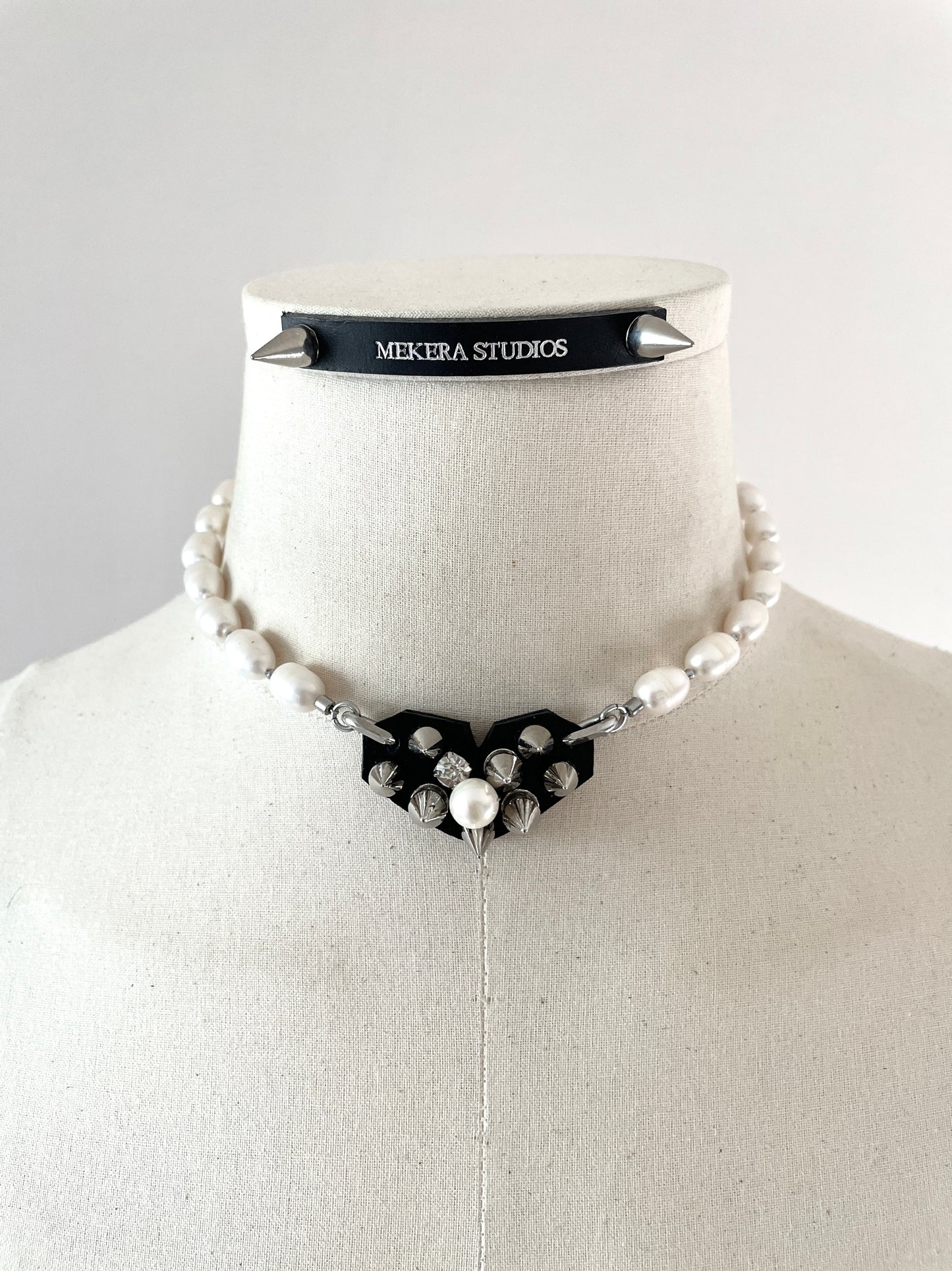 Hidden Heart-5 수•繡•SU collection-Embroider Pearls Handcrafted - MEKERA STUDIOS