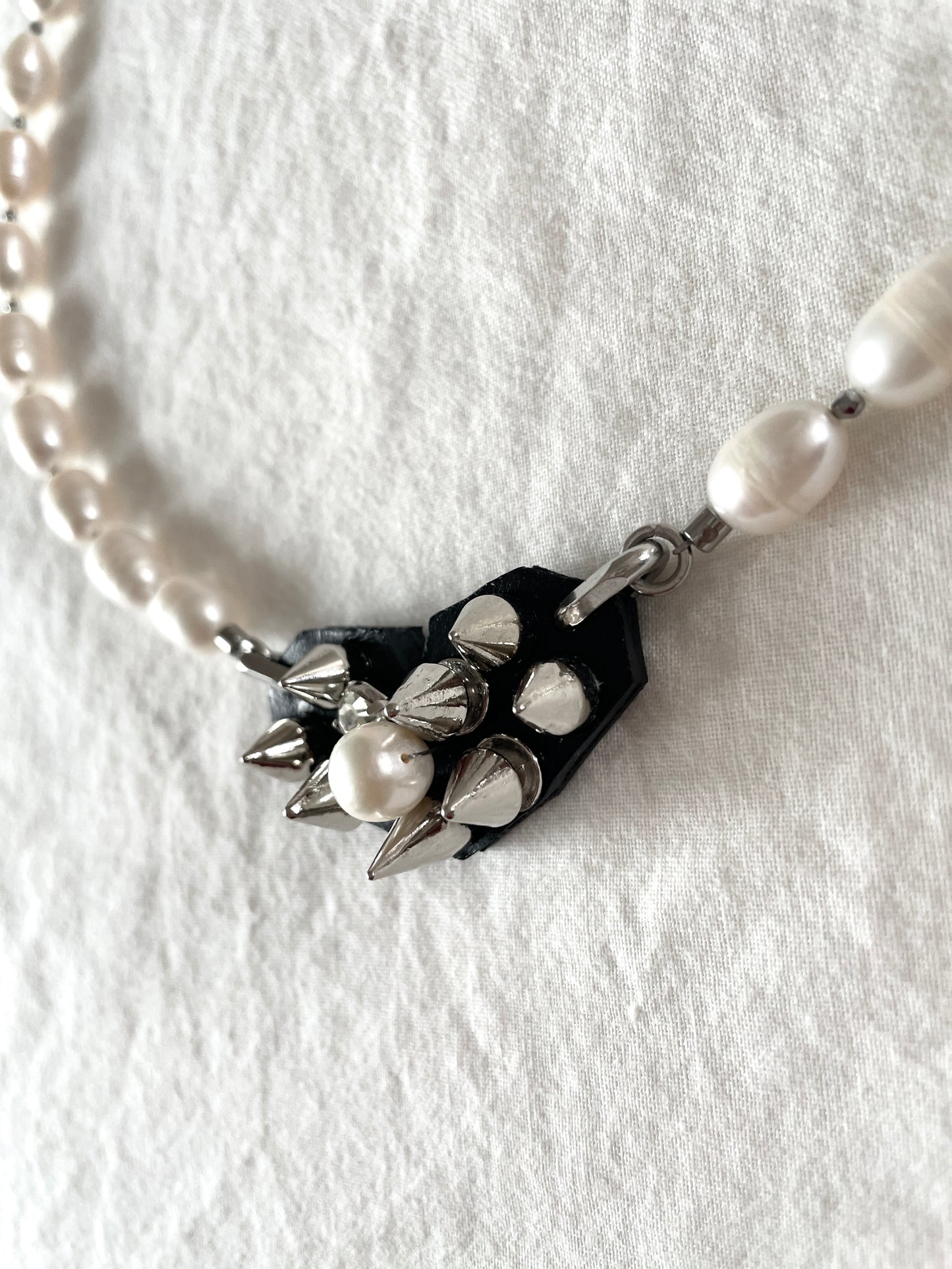 Hidden Heart-5 수•繡•SU collection-Embroider Pearls Handcrafted - MEKERA STUDIOS
