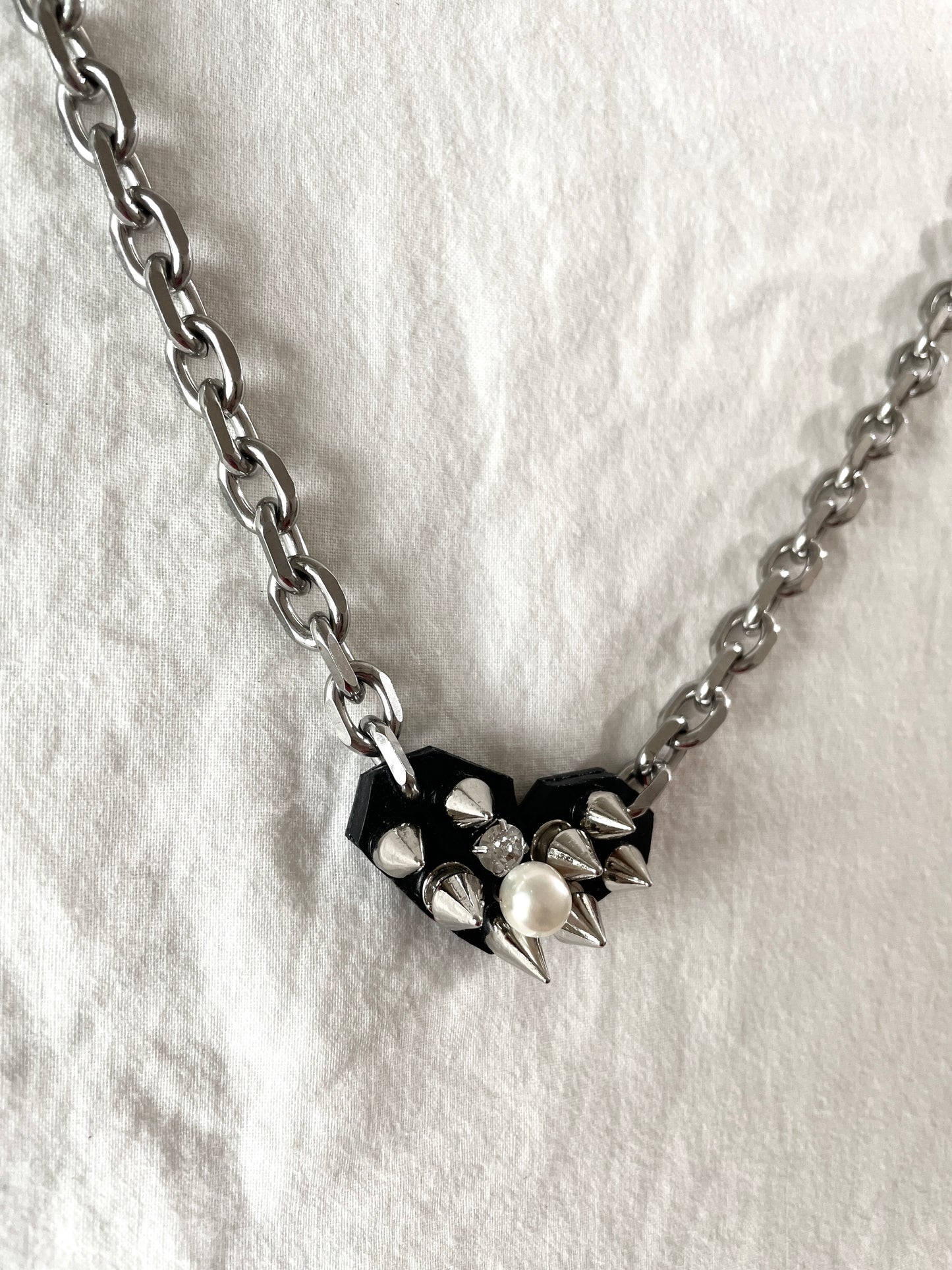 Hidden Heart-6 수•繡•SU collection-Embroider Pearls Handcrafted - MEKERA STUDIOS
