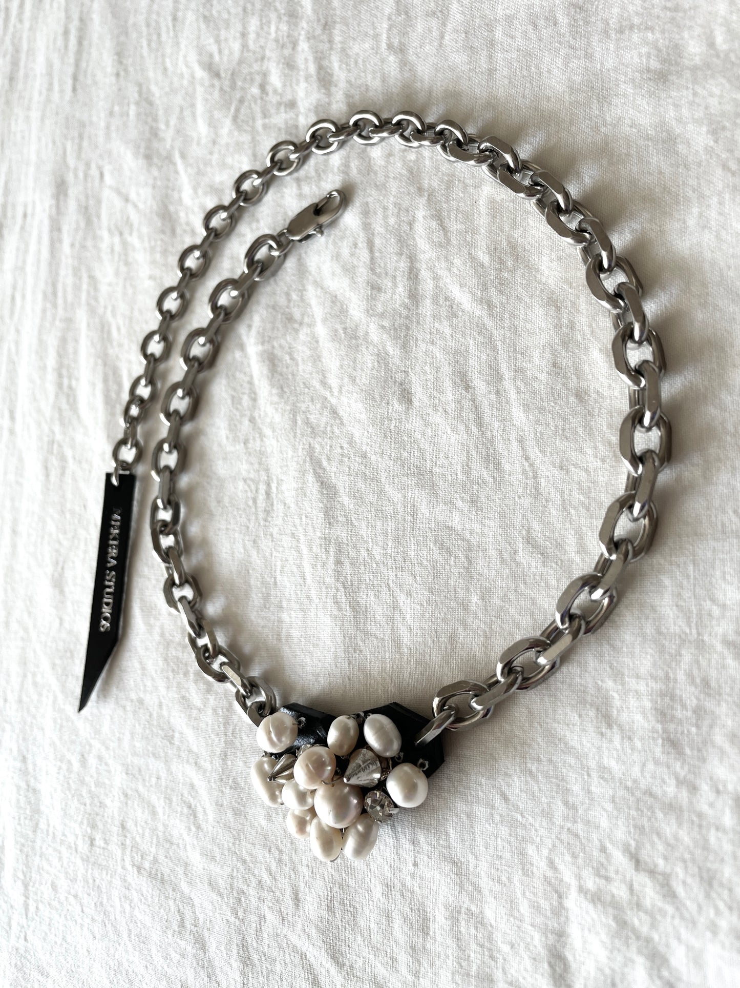 Hidden Heart-4-1 수•繡•SU collection-Embroider Pearls Handcrafted - MEKERA STUDIOS