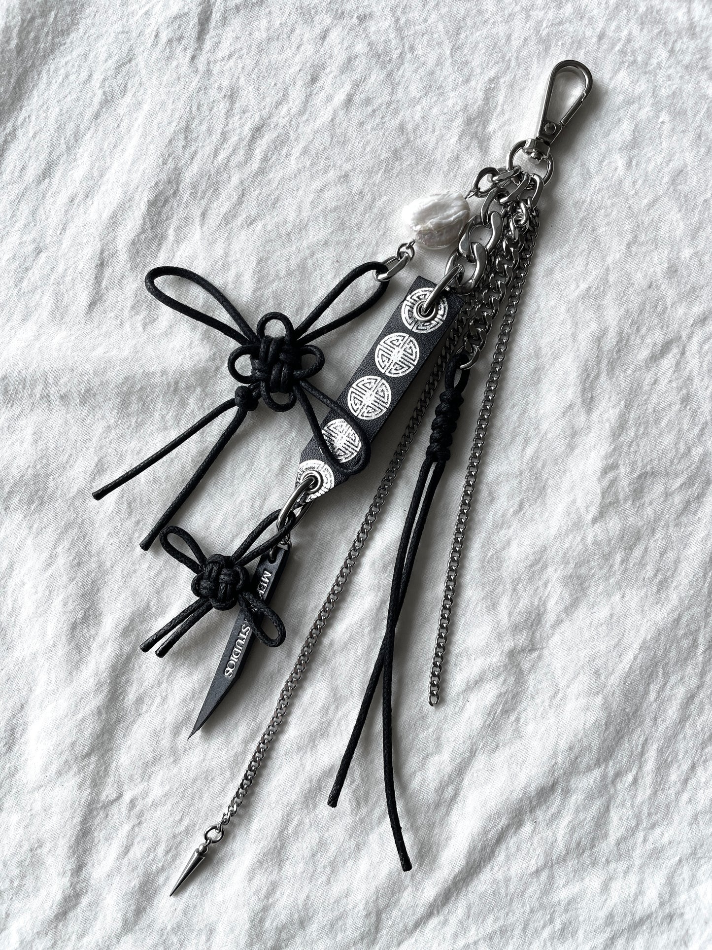 Korean Punk Keychain Daenggi-3, Handcrafted Norigae knot Pants chain, limited edition by artisans