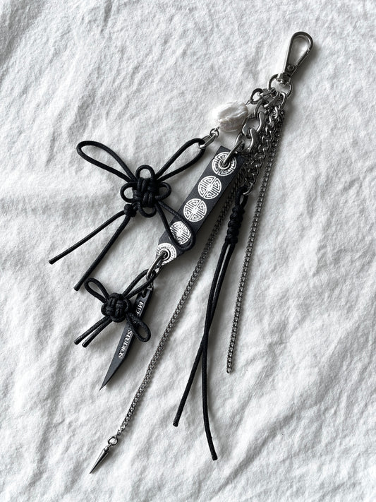 Korean Punk Keychain Daenggi-3, Handcrafted Norigae knot Pants chain, limited edition by artisans