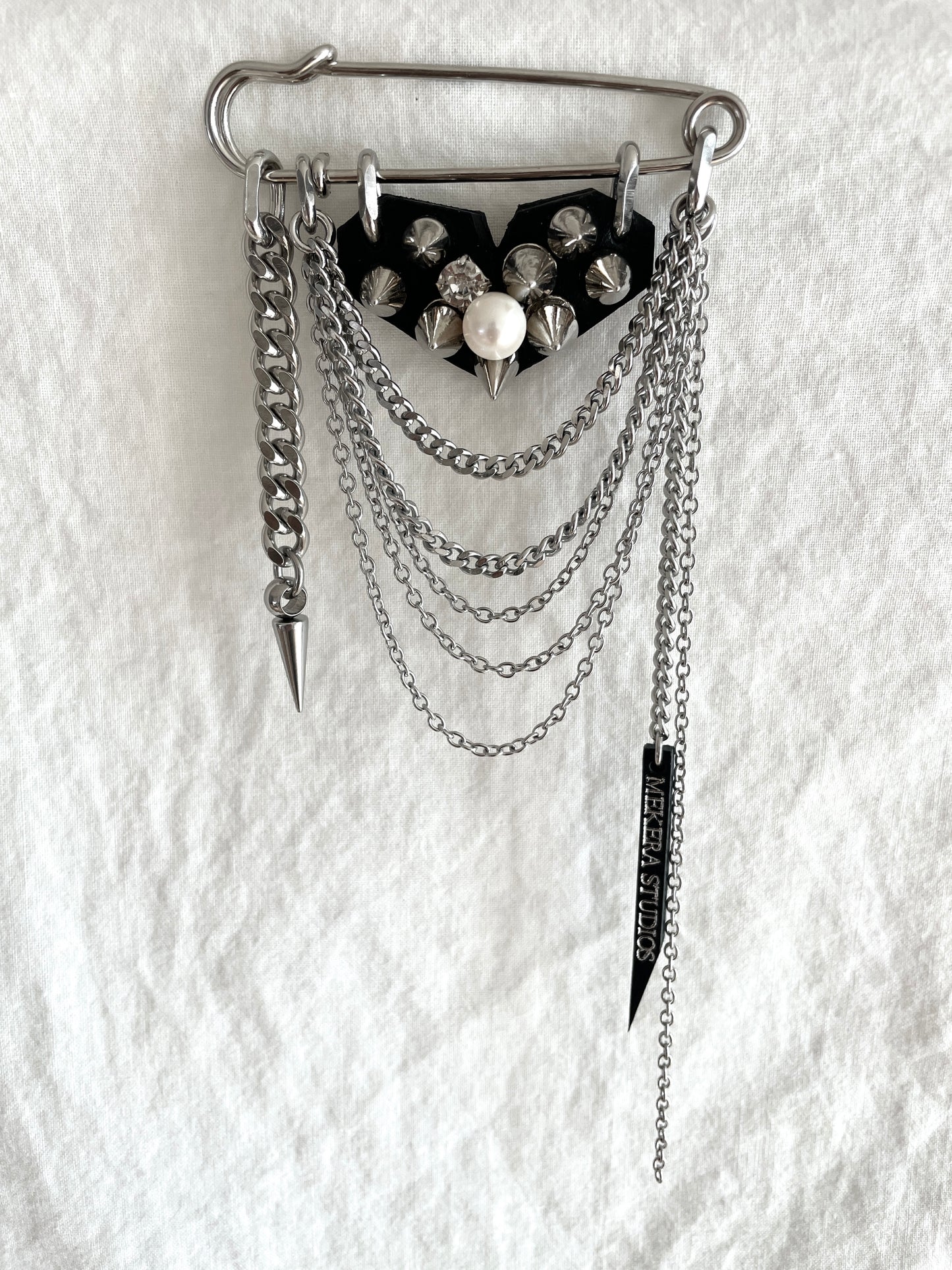 Artistic Brooch B-3 Hidden Heart Spike limited edition by artisans ー MEKERA STUDIOS