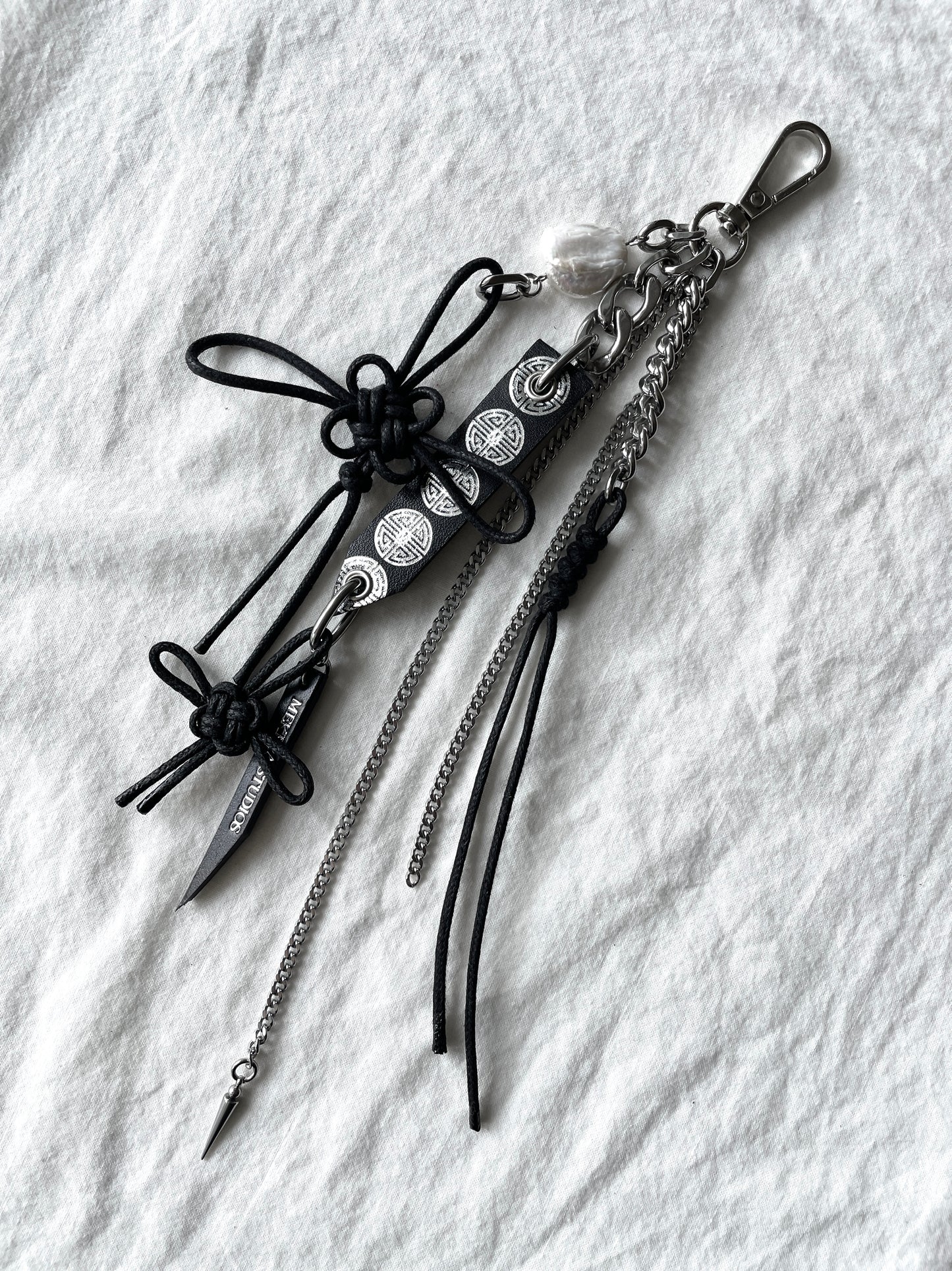 Korean Punk Keychain Daenggi-3, Handcrafted Norigae knot Pants chain, limited edition by artisans