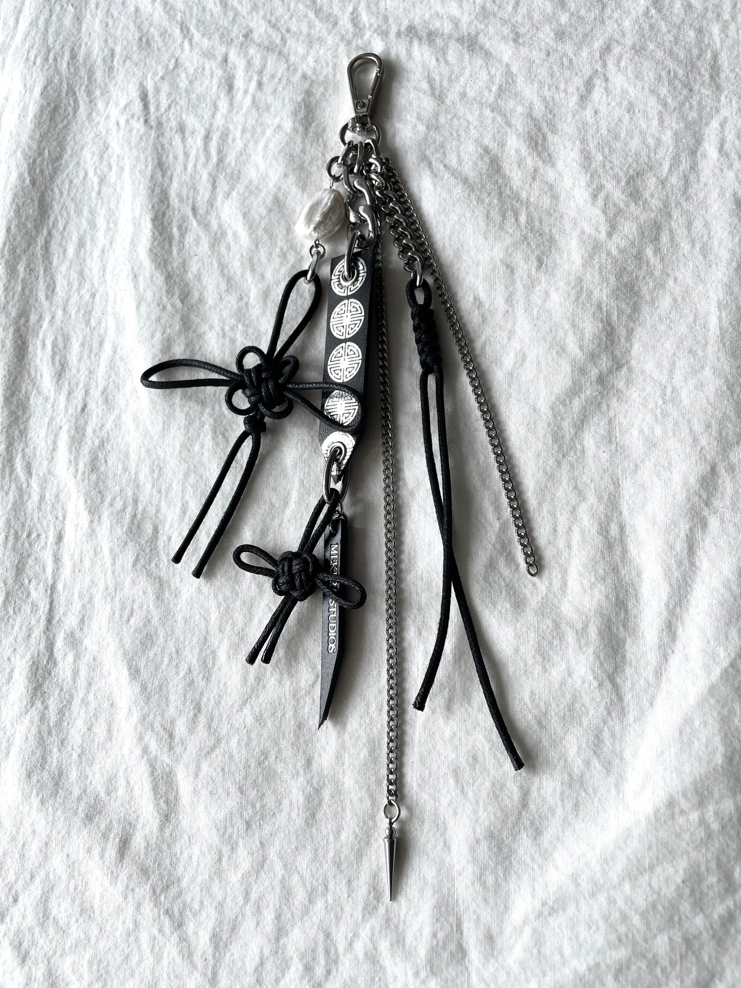 Korean Punk Keychain Daenggi-3, Handcrafted Norigae knot Pants chain, limited edition by artisans