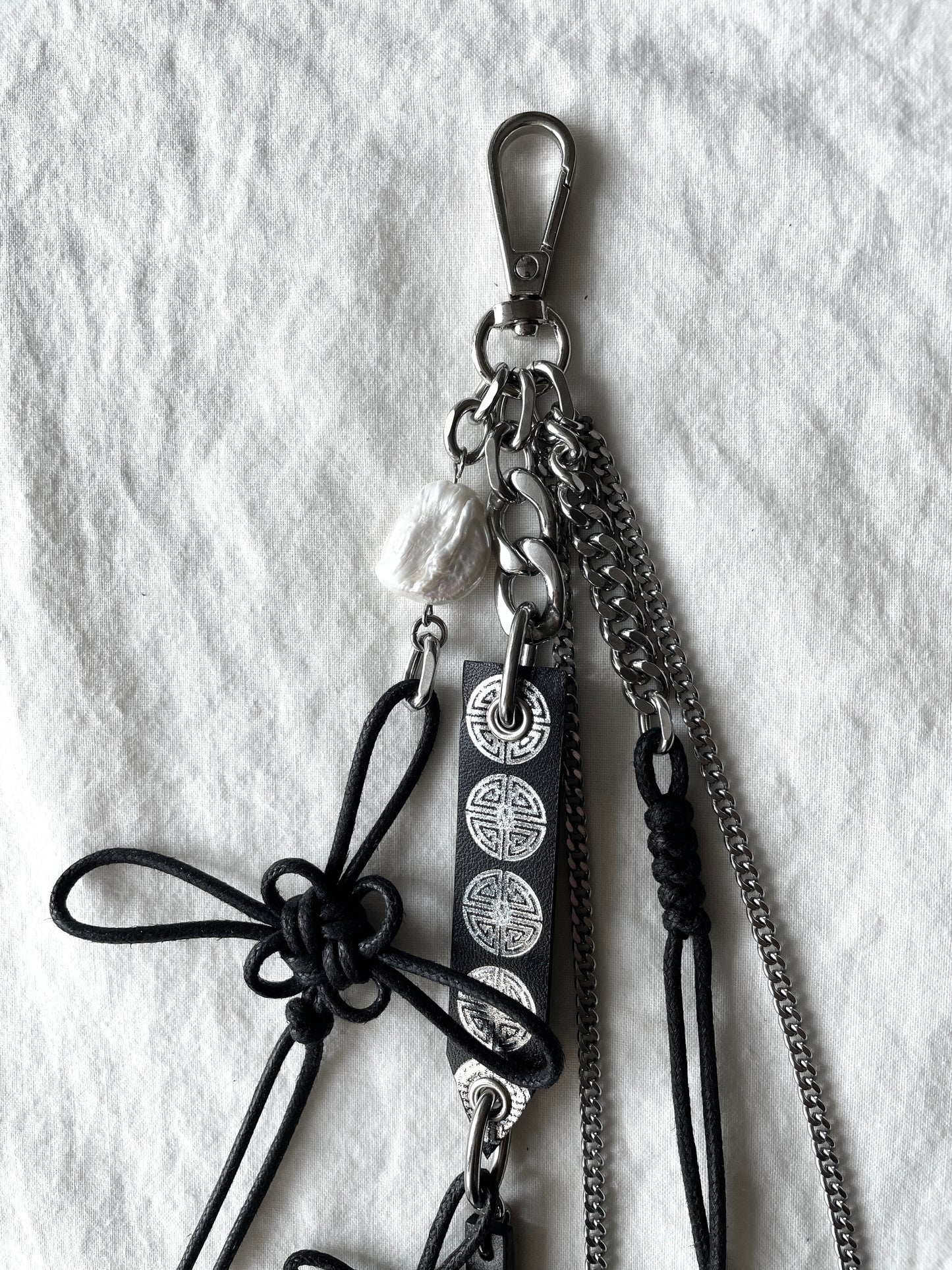 Korean Punk Keychain Daenggi-3, Handcrafted Norigae knot Pants chain, limited edition by artisans