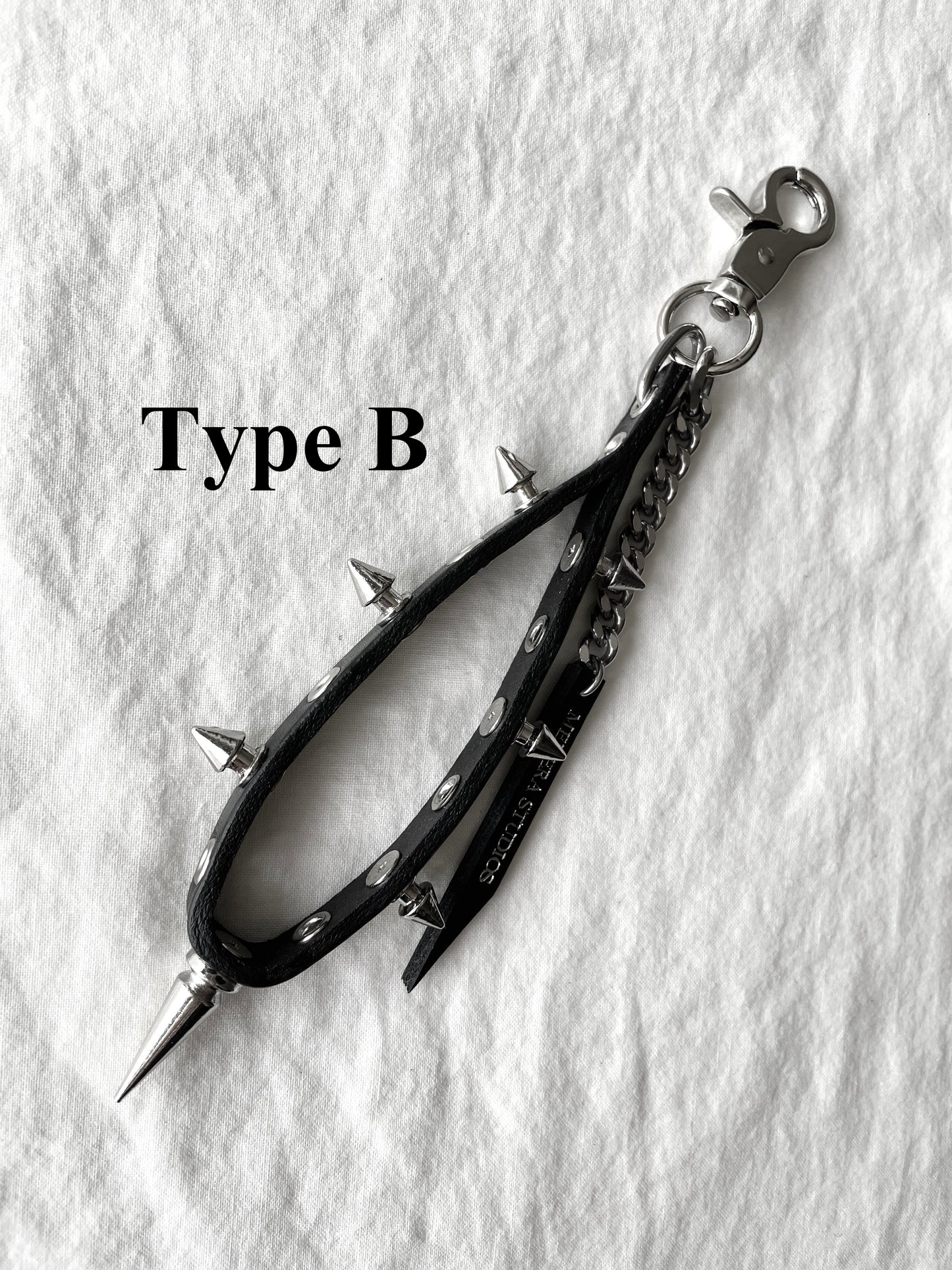 Handcrafted Keychain C-3 limited edition by artisans ー MEKERA STUDIOS