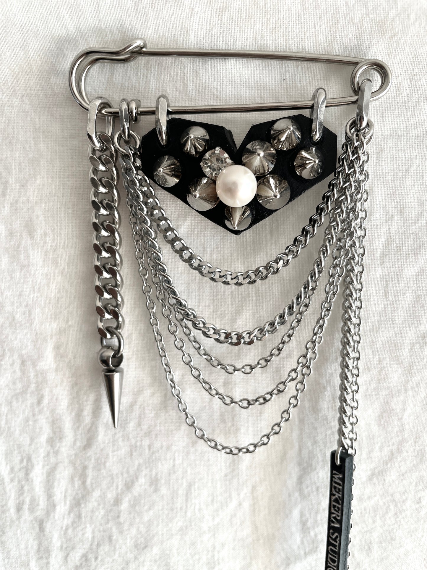 Artistic Brooch B-3 Hidden Heart Spike limited edition by artisans ー MEKERA STUDIOS