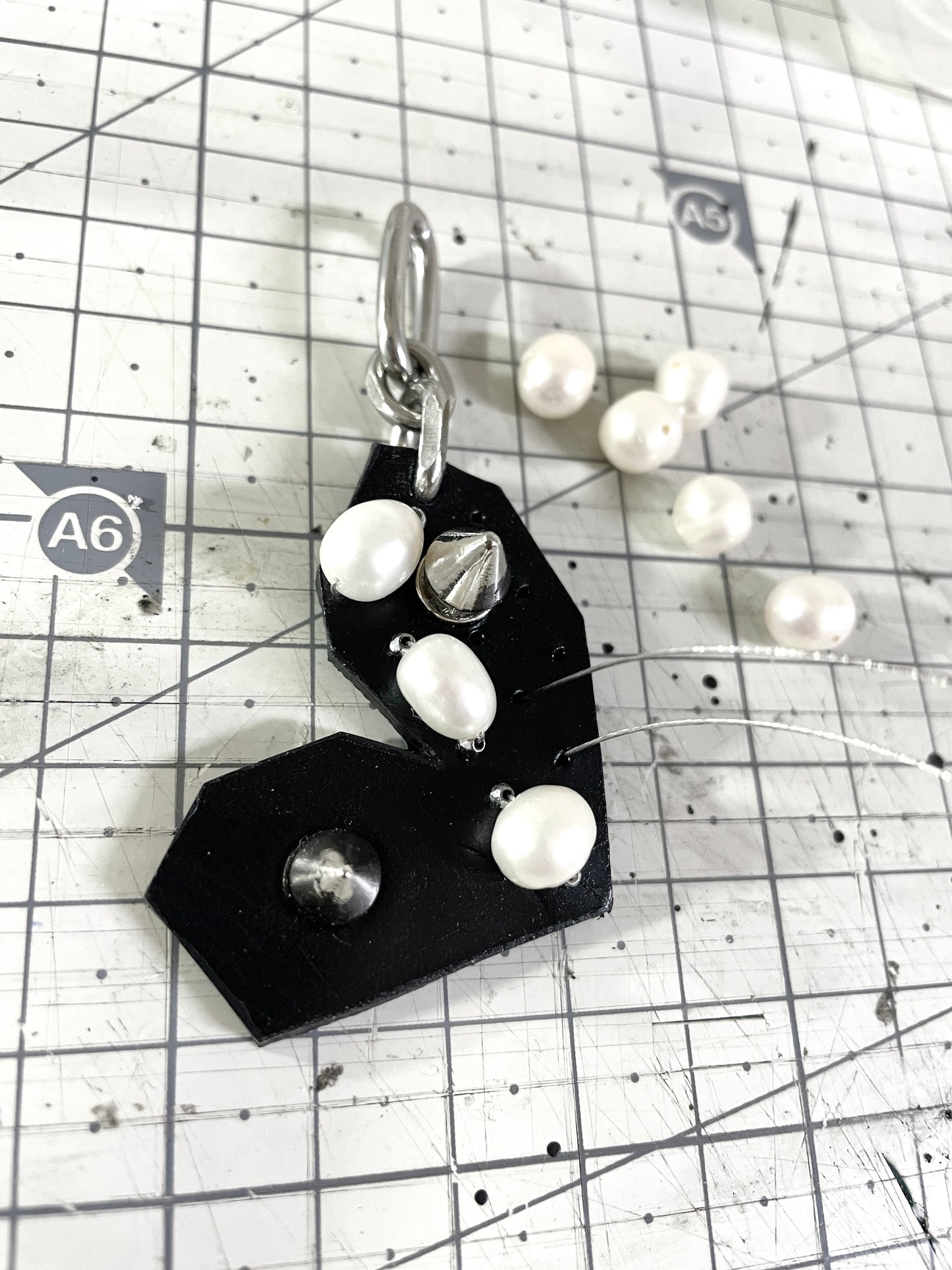 Hidden Heart-2 수•繡•SU collection-Embroider Pearls Handcrafted - MEKERA STUDIOS