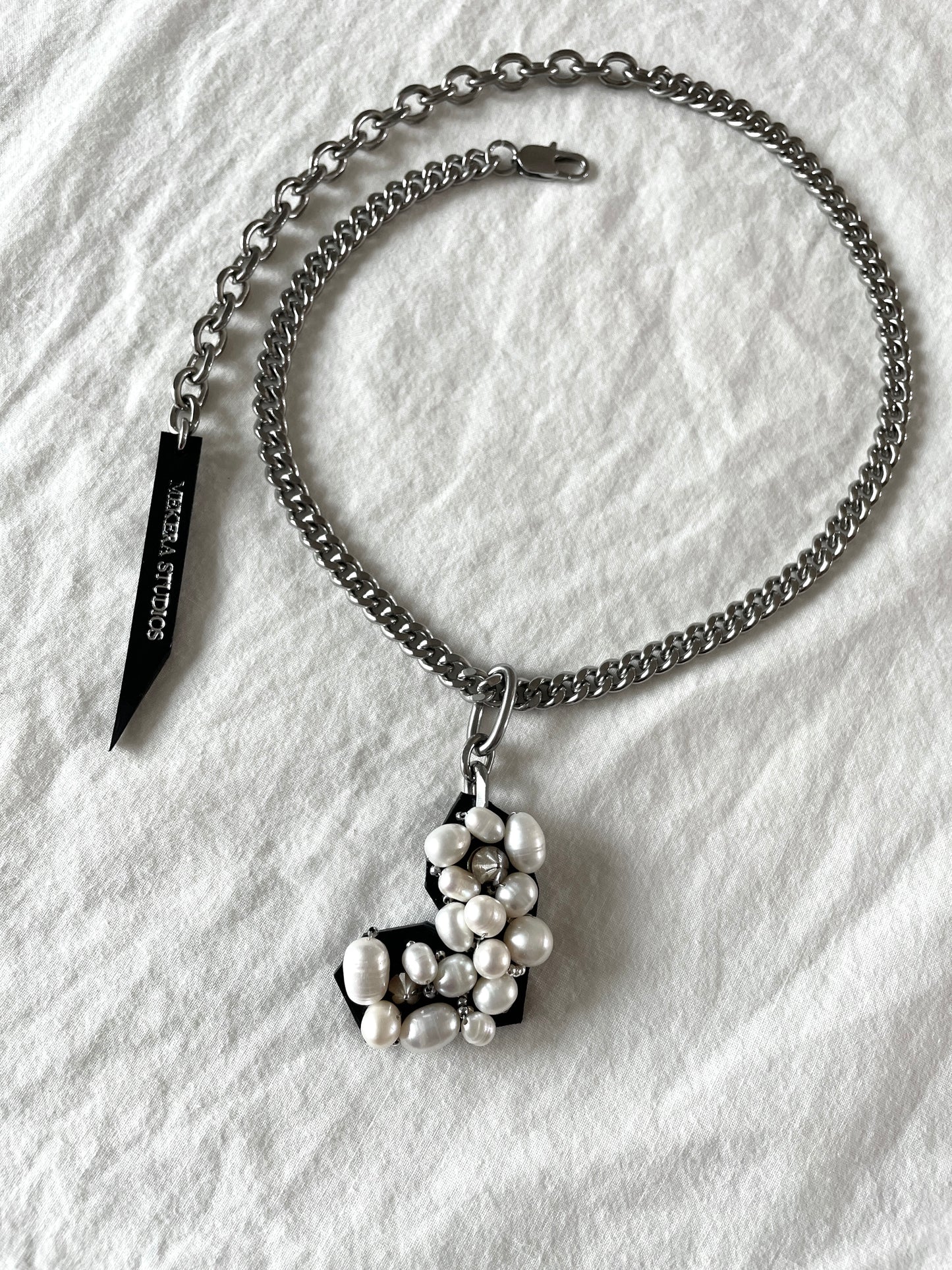 Hidden Heart-2 수•繡•SU collection-Embroider Pearls Handcrafted - MEKERA STUDIOS