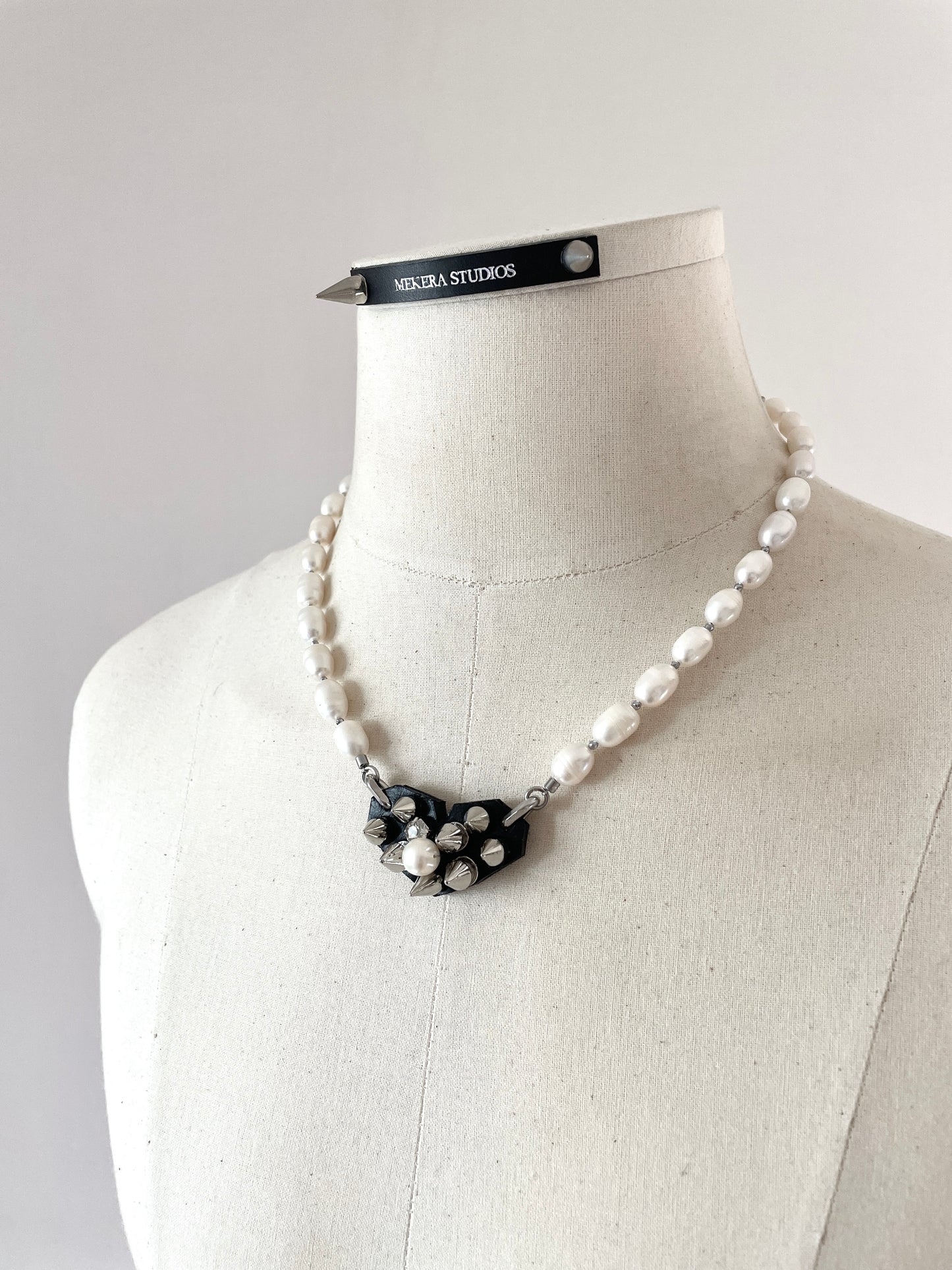 Hidden Heart-5 수•繡•SU collection-Embroider Pearls Handcrafted - MEKERA STUDIOS