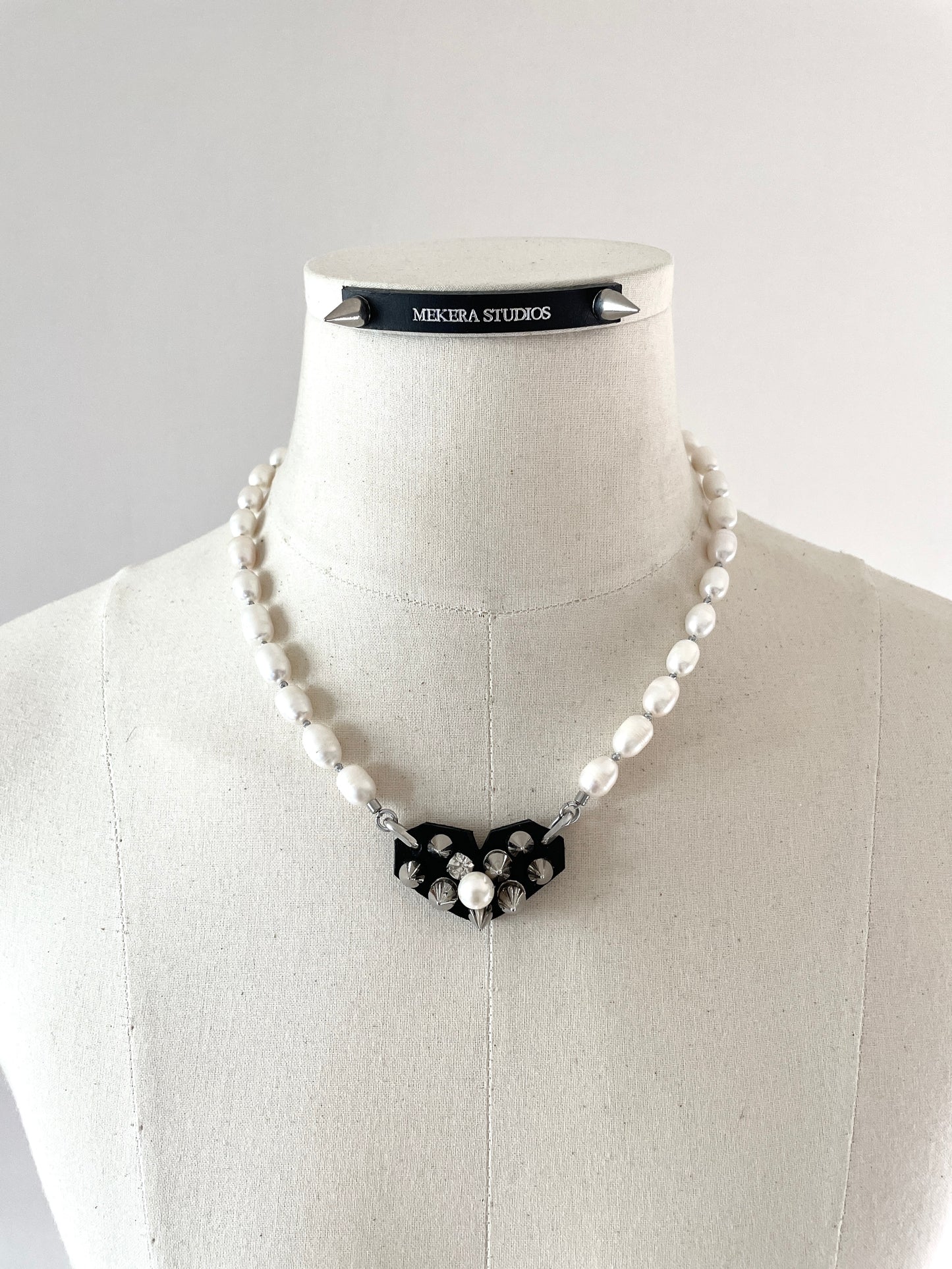 Hidden Heart-5 수•繡•SU collection-Embroider Pearls Handcrafted - MEKERA STUDIOS