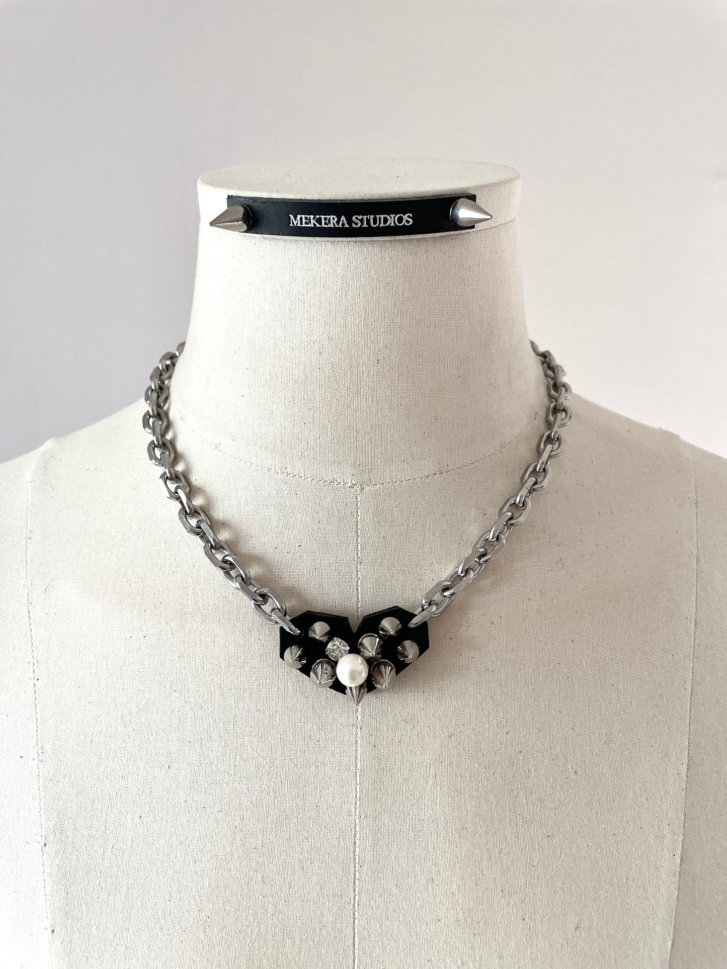 Hidden Heart-6 수•繡•SU collection-Embroider Pearls Handcrafted - MEKERA STUDIOS