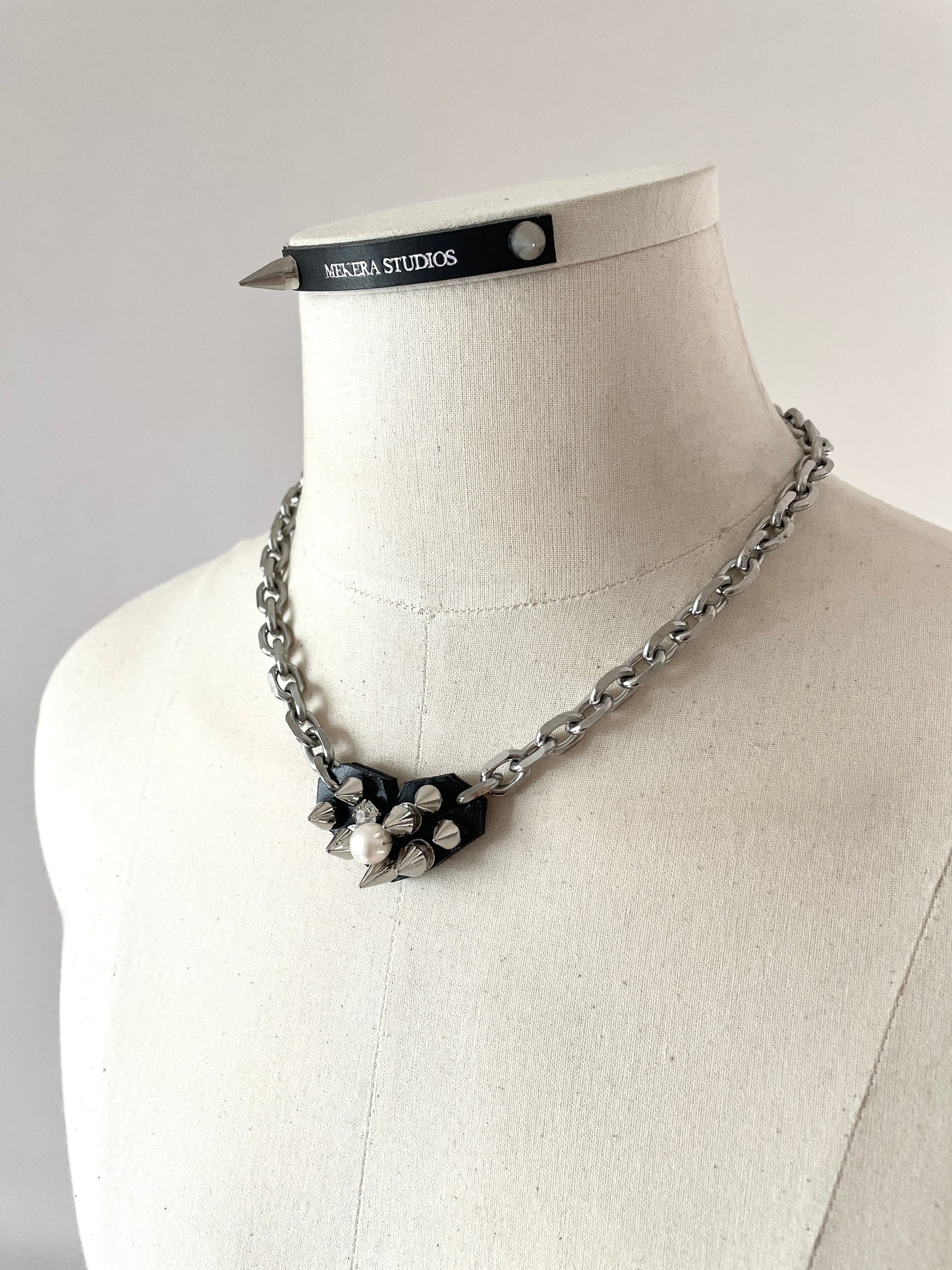 Hidden Heart-6 수•繡•SU collection-Embroider Pearls Handcrafted - MEKERA STUDIOS