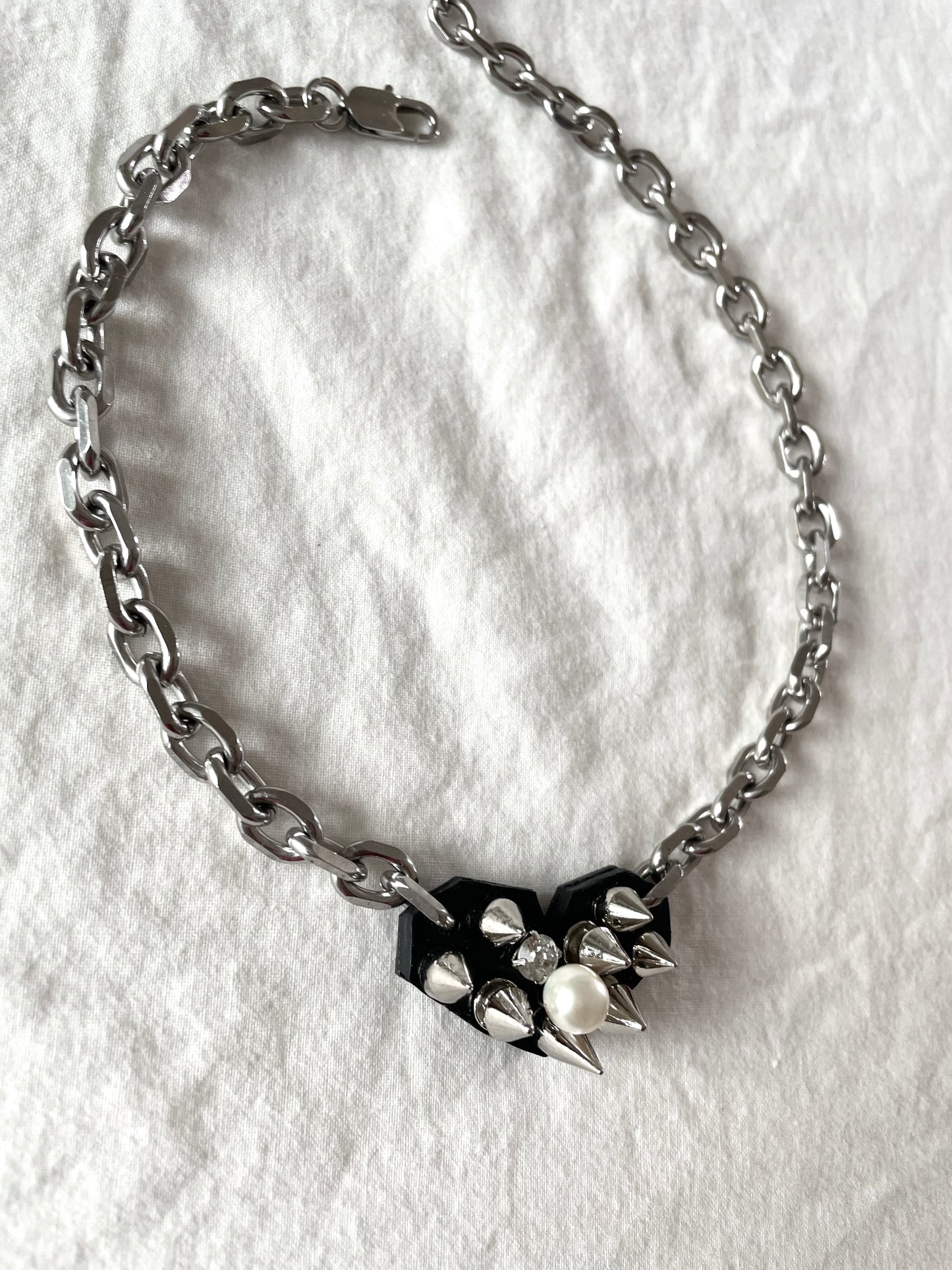 Hidden Heart-6 수•繡•SU collection-Embroider Pearls Handcrafted - MEKERA STUDIOS