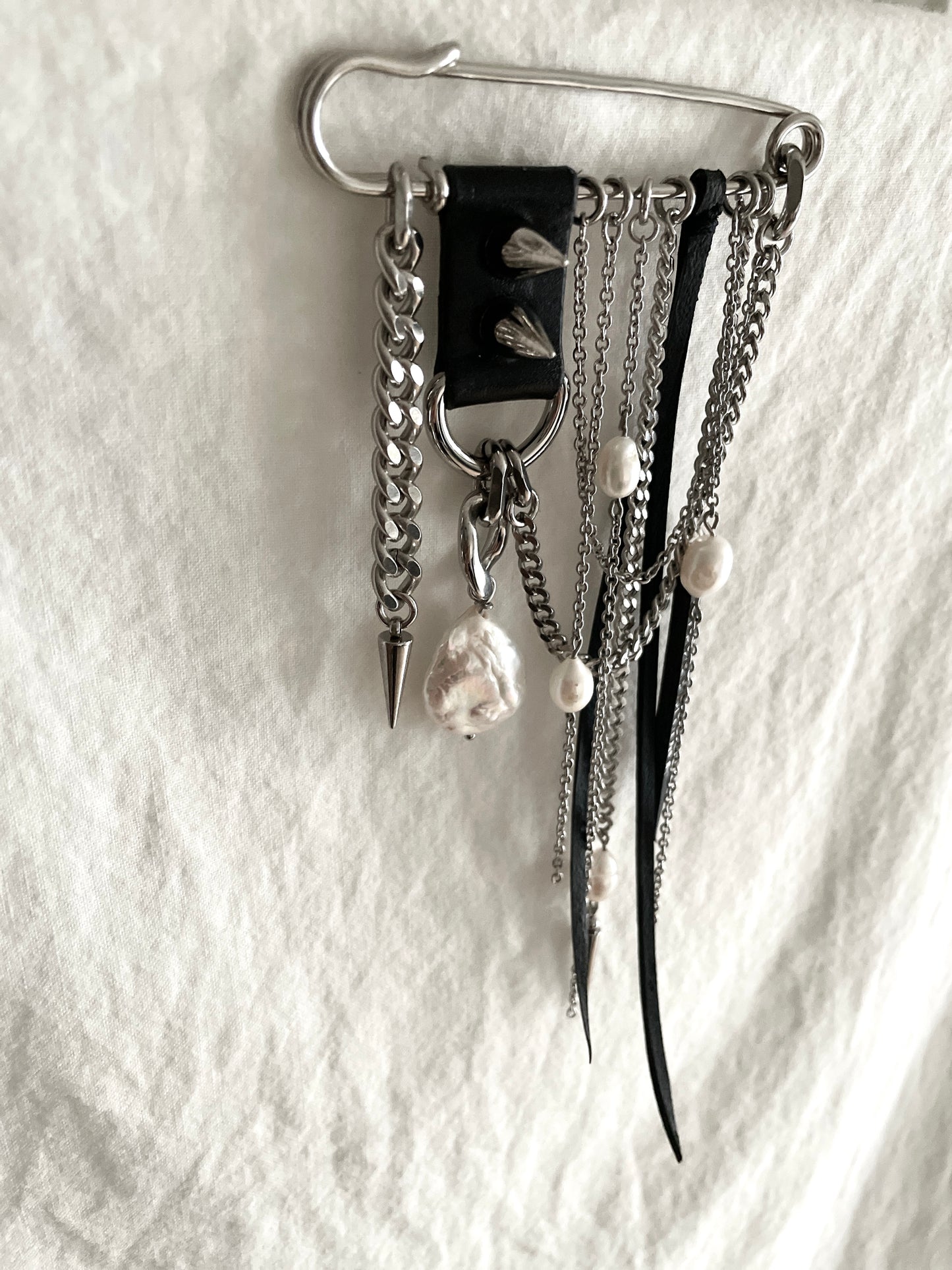 Artistic Brooch B-1 Collection-[F] limited edition by artisans ー MEKERA STUDIOS