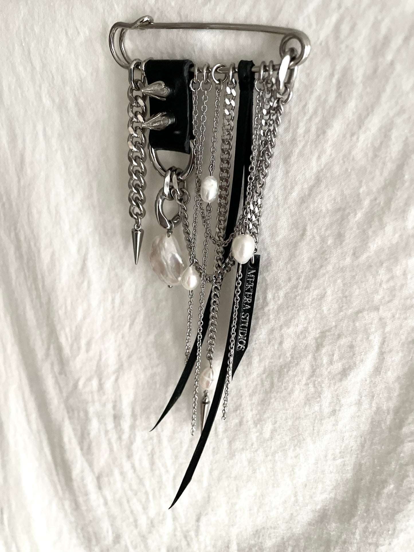 Artistic Brooch B-1 Collection-[F] limited edition by artisans ー MEKERA STUDIOS