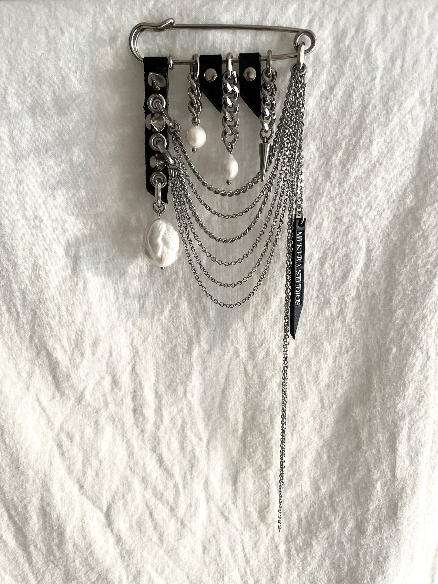 Artistic Brooch B-2 Collection-[F] limited edition by artisans ー MEKERA STUDIOS