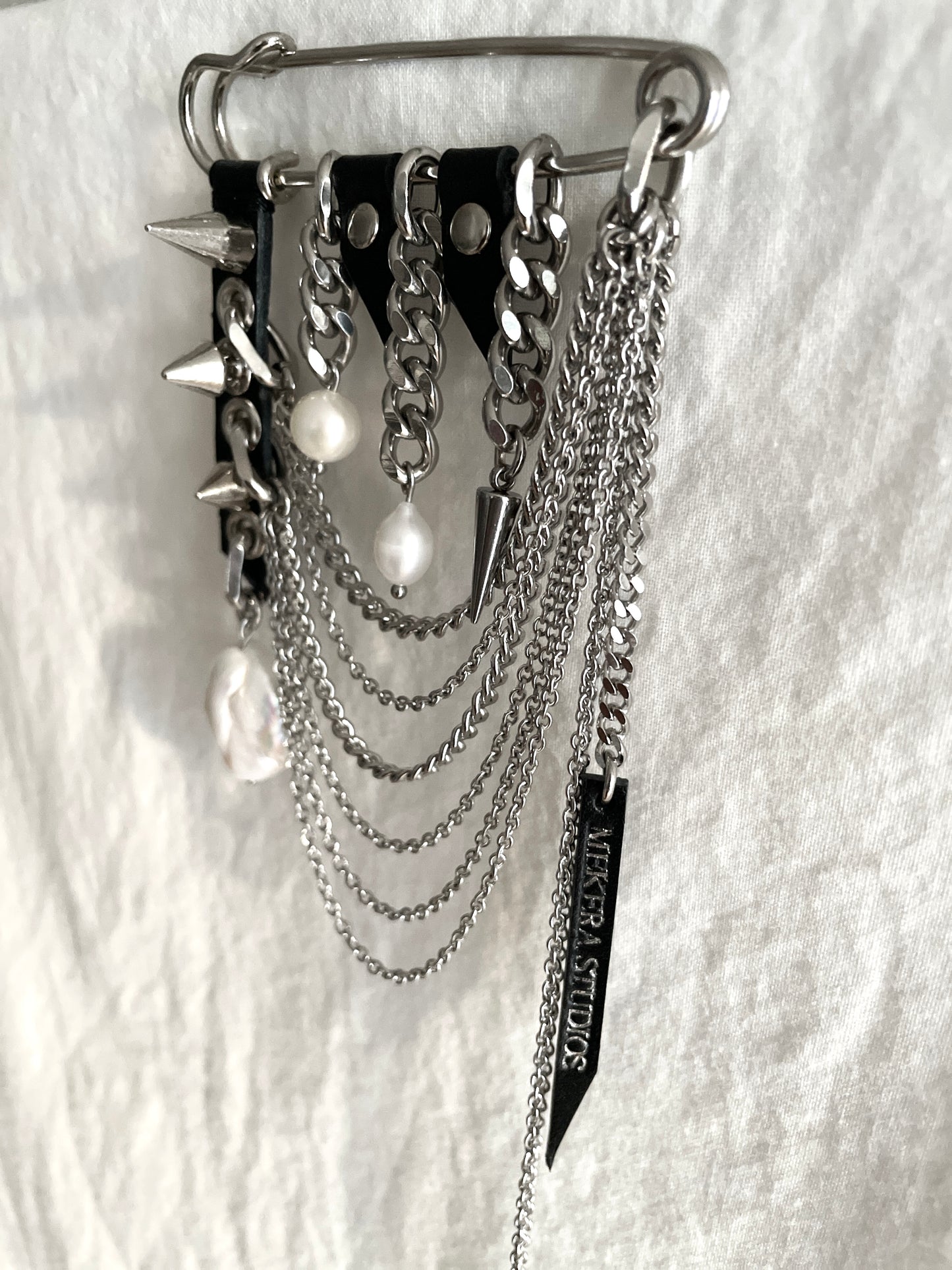 Artistic Brooch B-2 Collection-[F] limited edition by artisans ー MEKERA STUDIOS