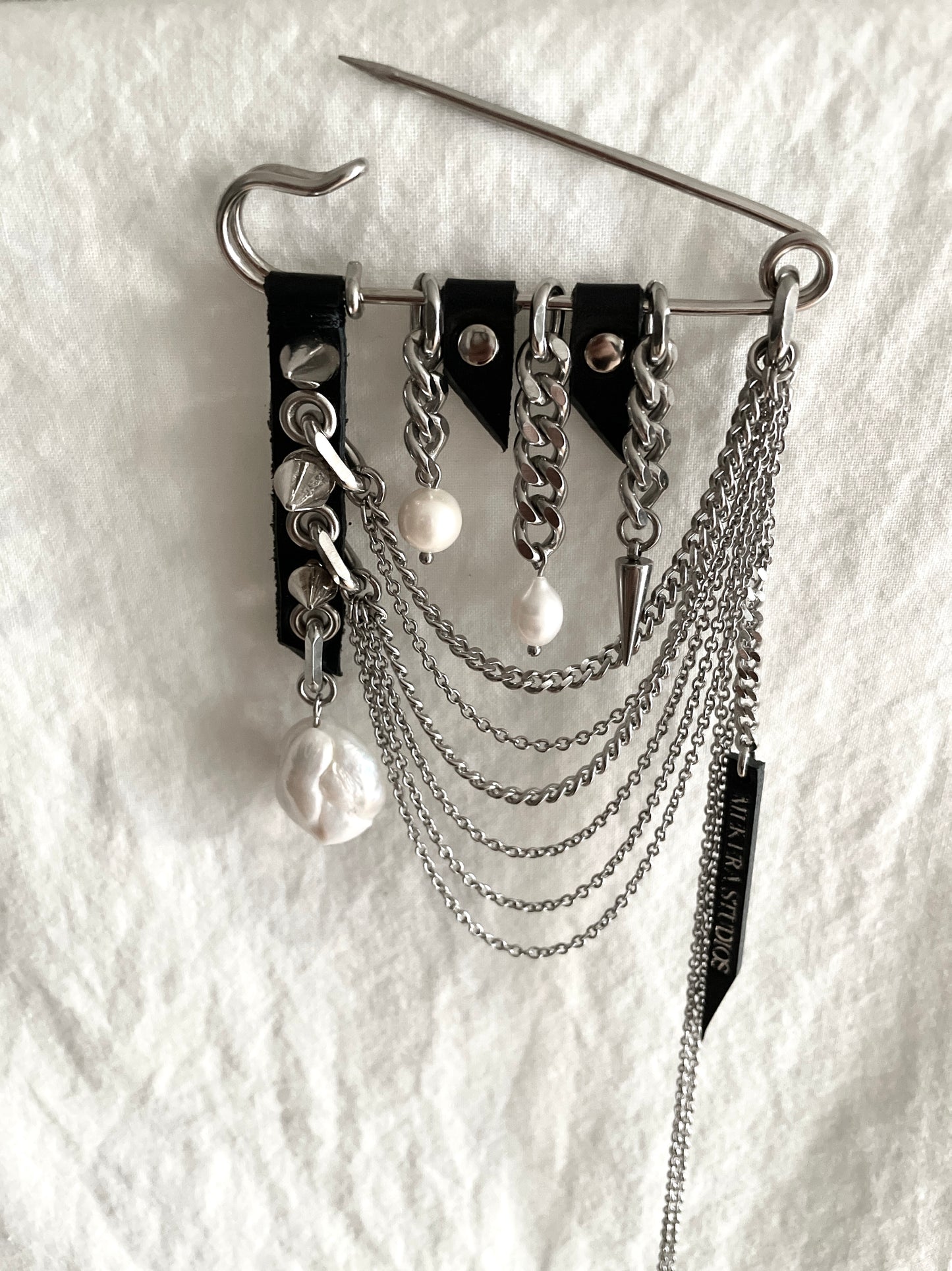 Artistic Brooch B-2 Collection-[F] limited edition by artisans ー MEKERA STUDIOS