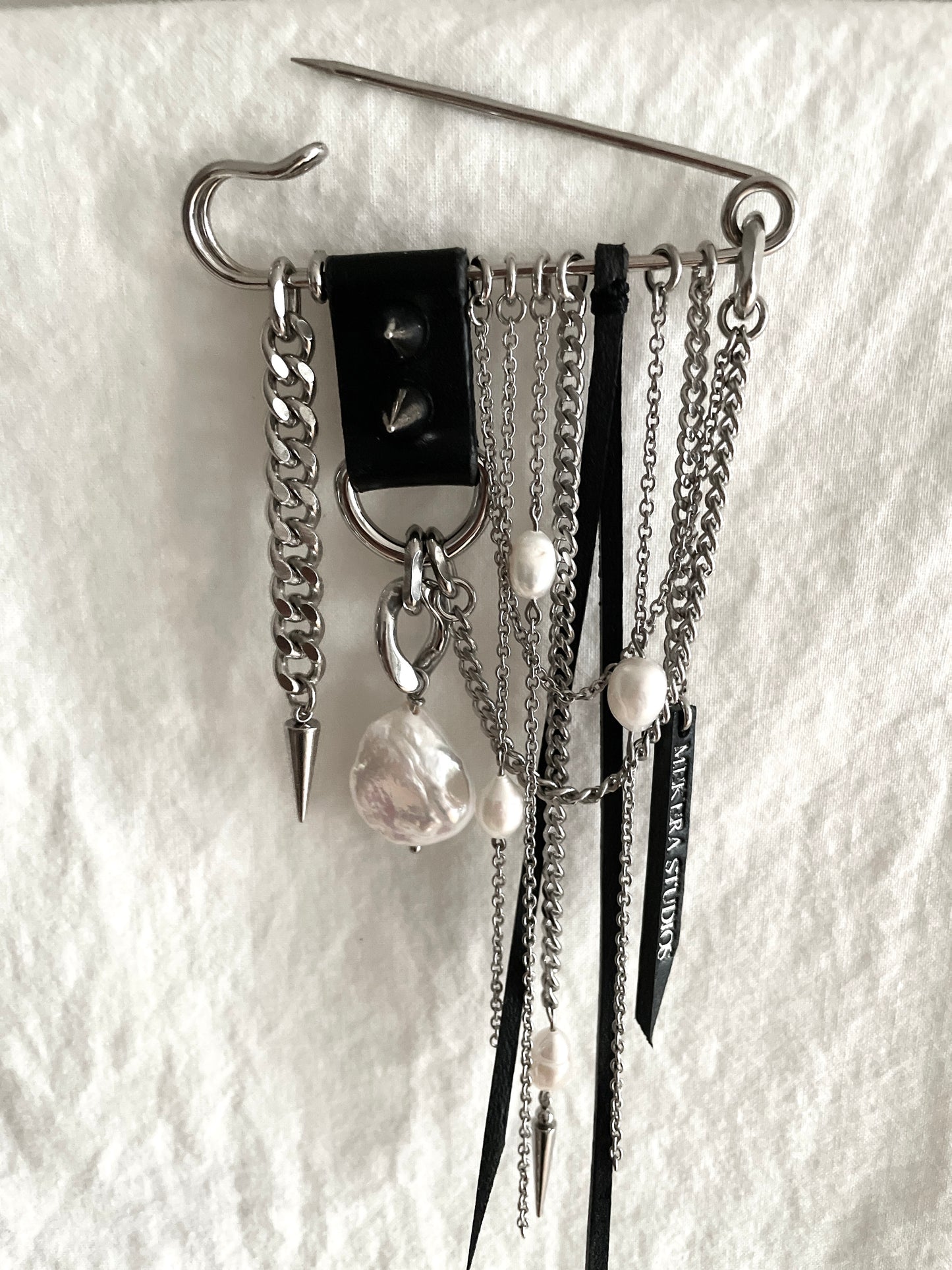 Artistic Brooch B-1 Collection-[F] limited edition by artisans ー MEKERA STUDIOS