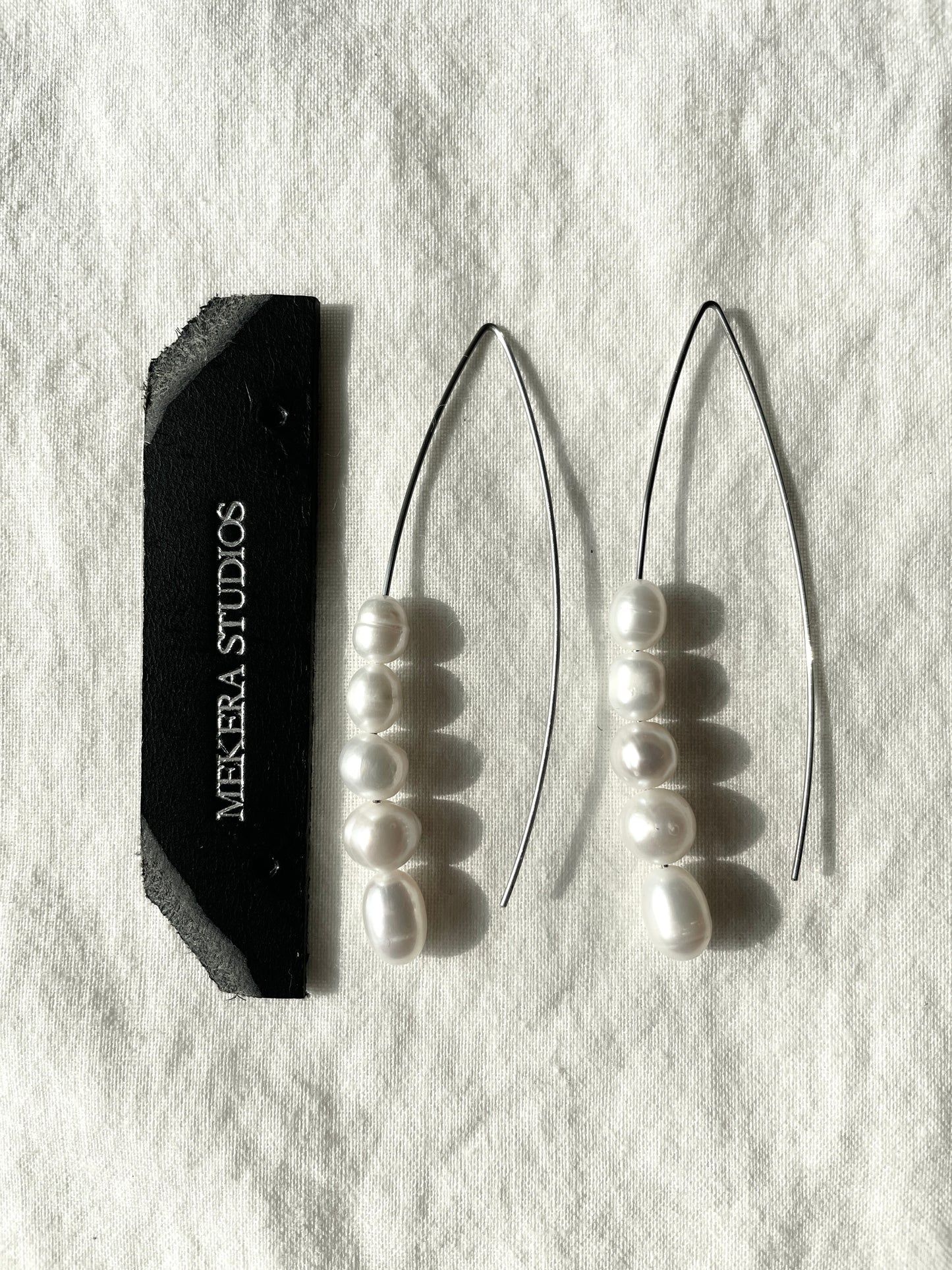 Curve Pearl Earrings F-16 Collection-[F] limited edition by artisans ー MEKERA STUDIOS