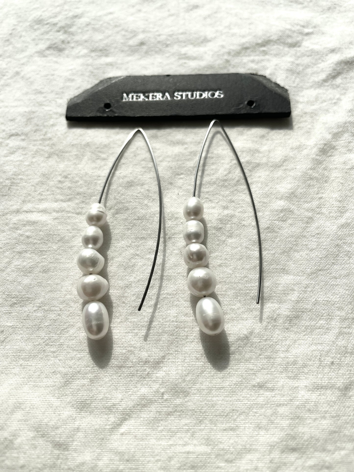 Curve Pearl Earrings F-16 Collection-[F] limited edition by artisans ー MEKERA STUDIOS