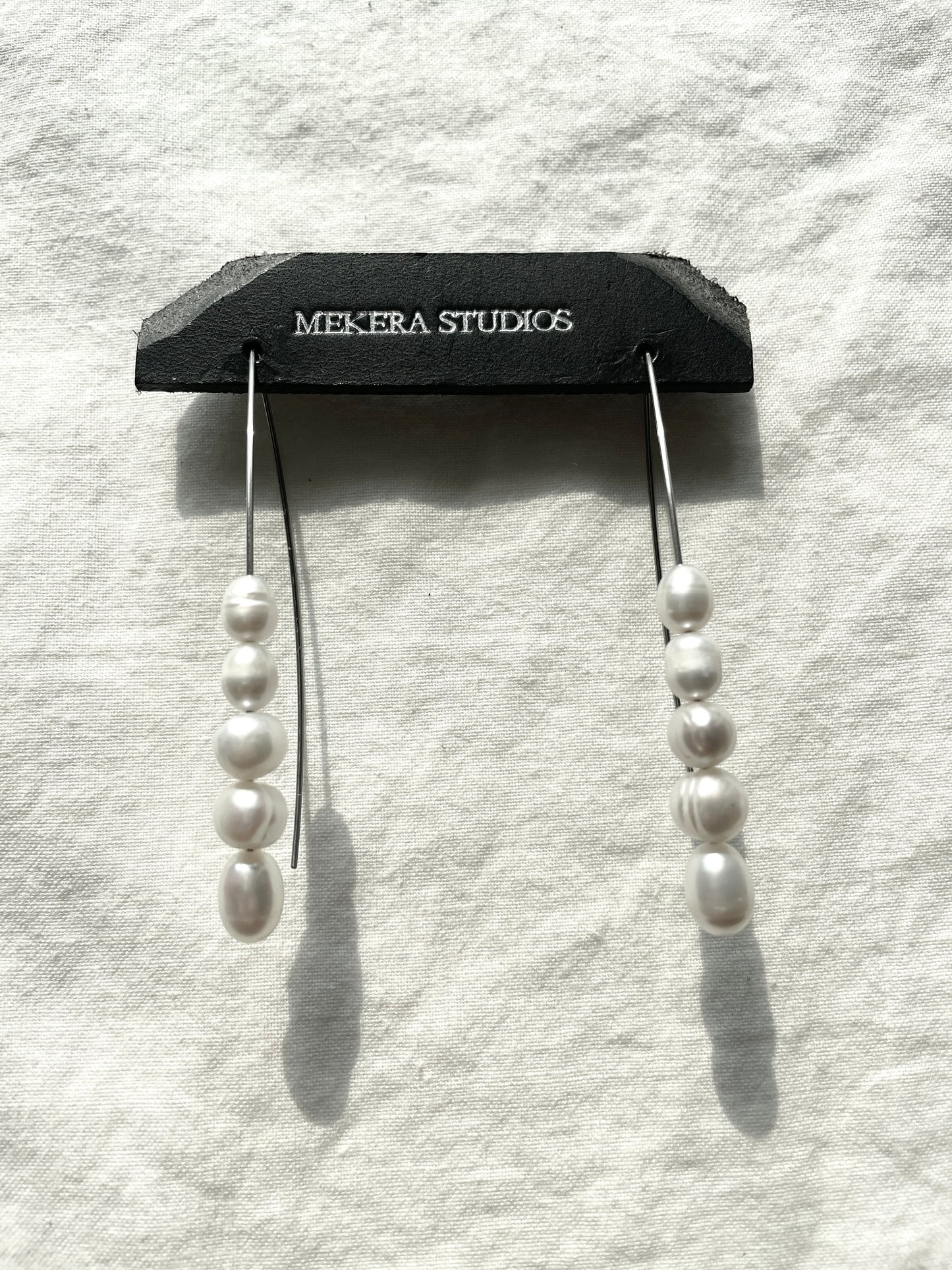 Curve Pearl Earrings F-16 Collection-[F] limited edition by artisans ー MEKERA STUDIOS
