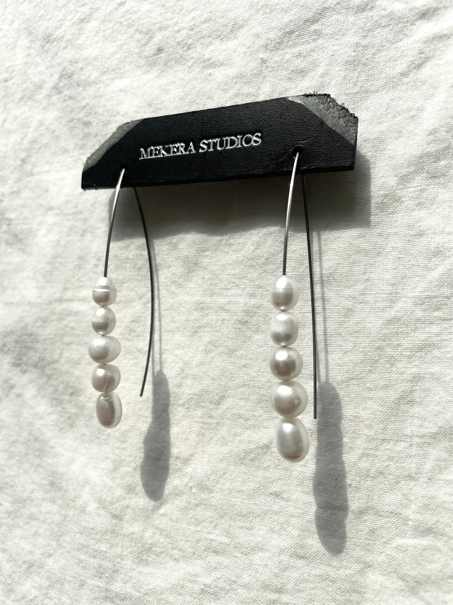 Curve Pearl Earrings F-16 Collection-[F] limited edition by artisans ー MEKERA STUDIOS
