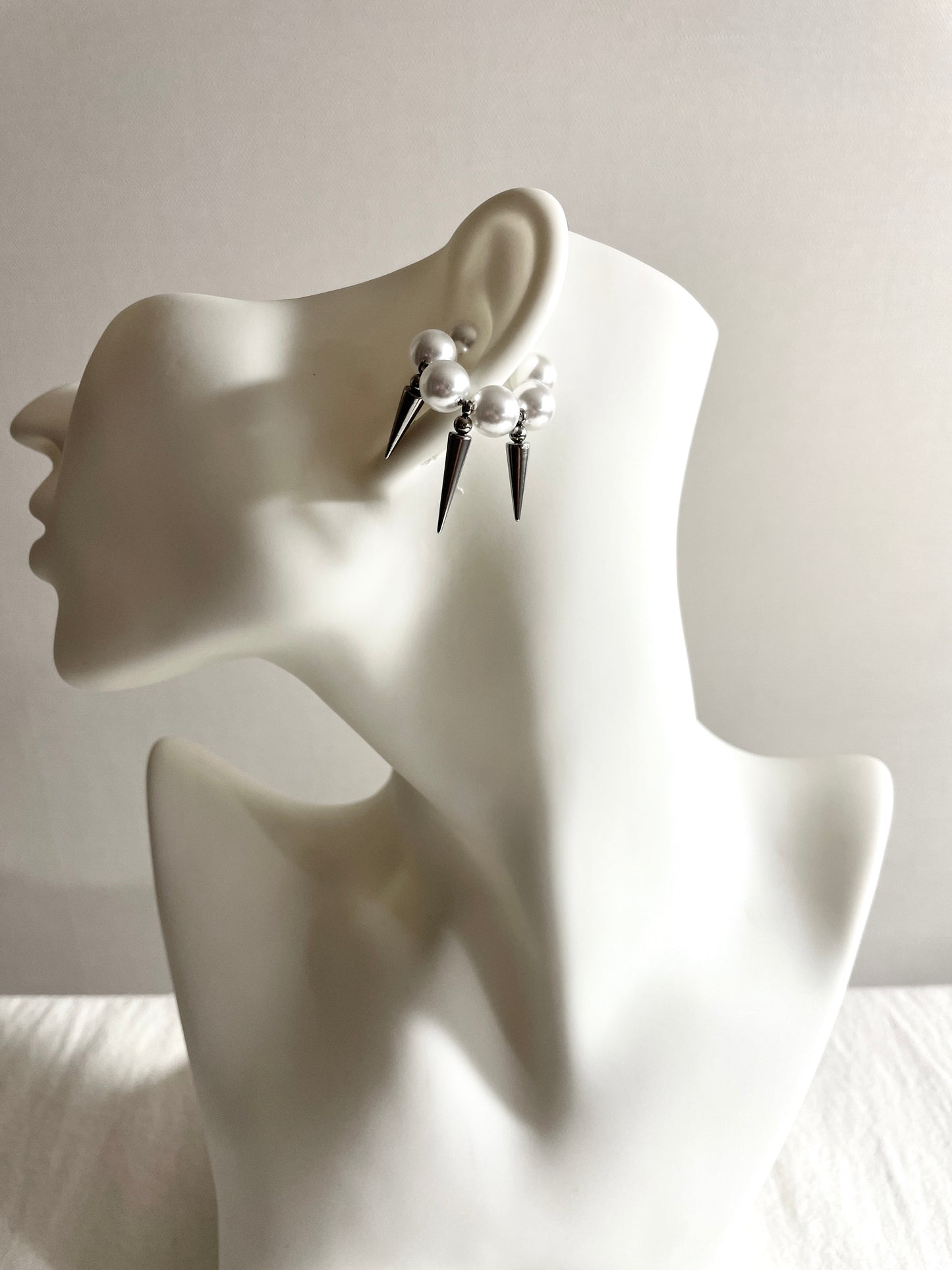 Pearl Spike Ear Cuff F-22 Collection-[F] limited edition by artisans ー MEKERA STUDIOS