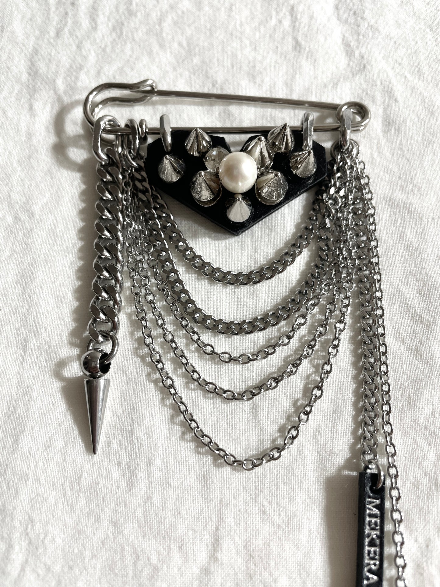 Artistic Brooch B-3 Hidden Heart Spike limited edition by artisans ー MEKERA STUDIOS