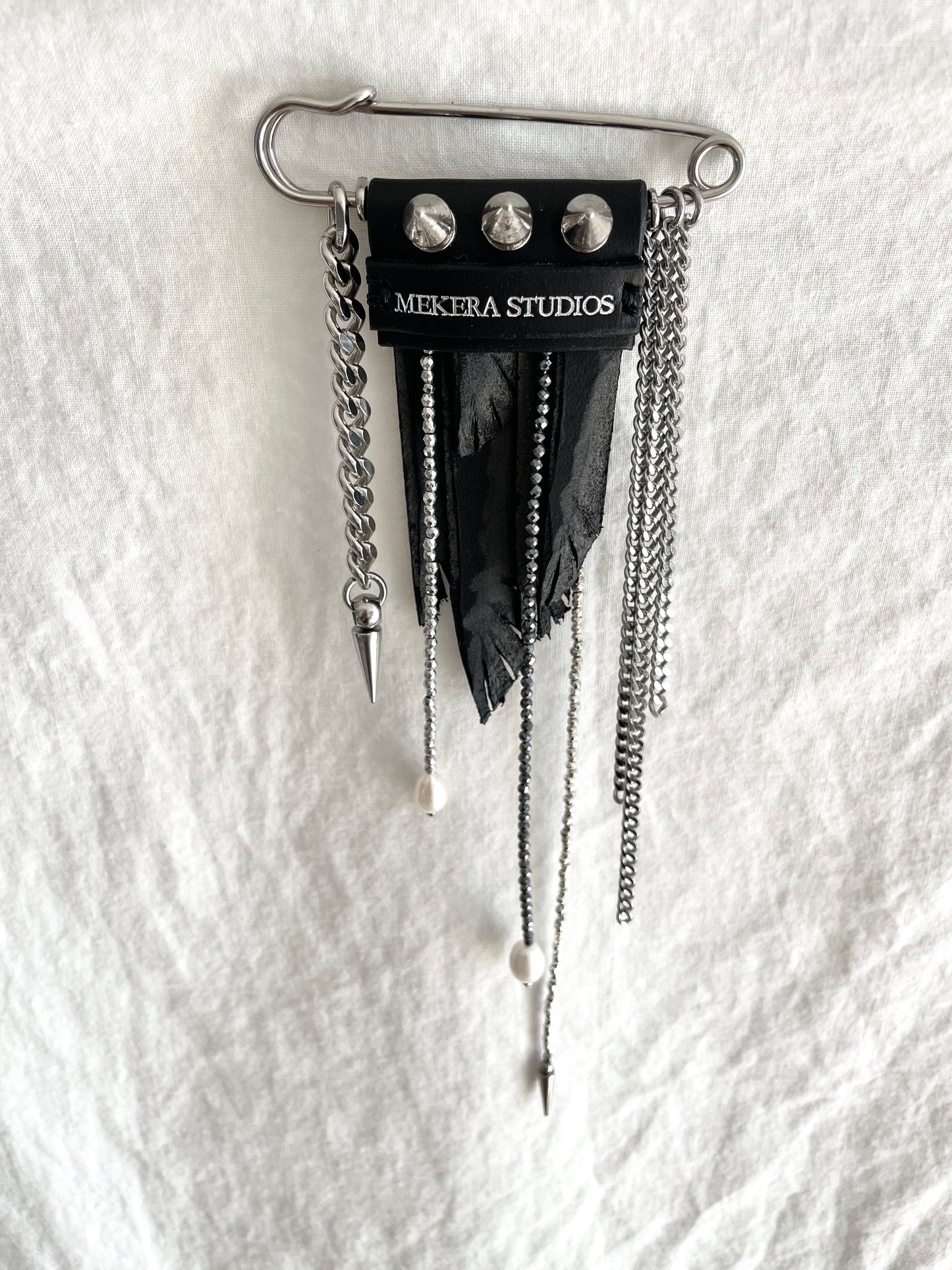 Artistic Brooch B-5 Wings Spike limited edition by artisans ー MEKERA STUDIOS