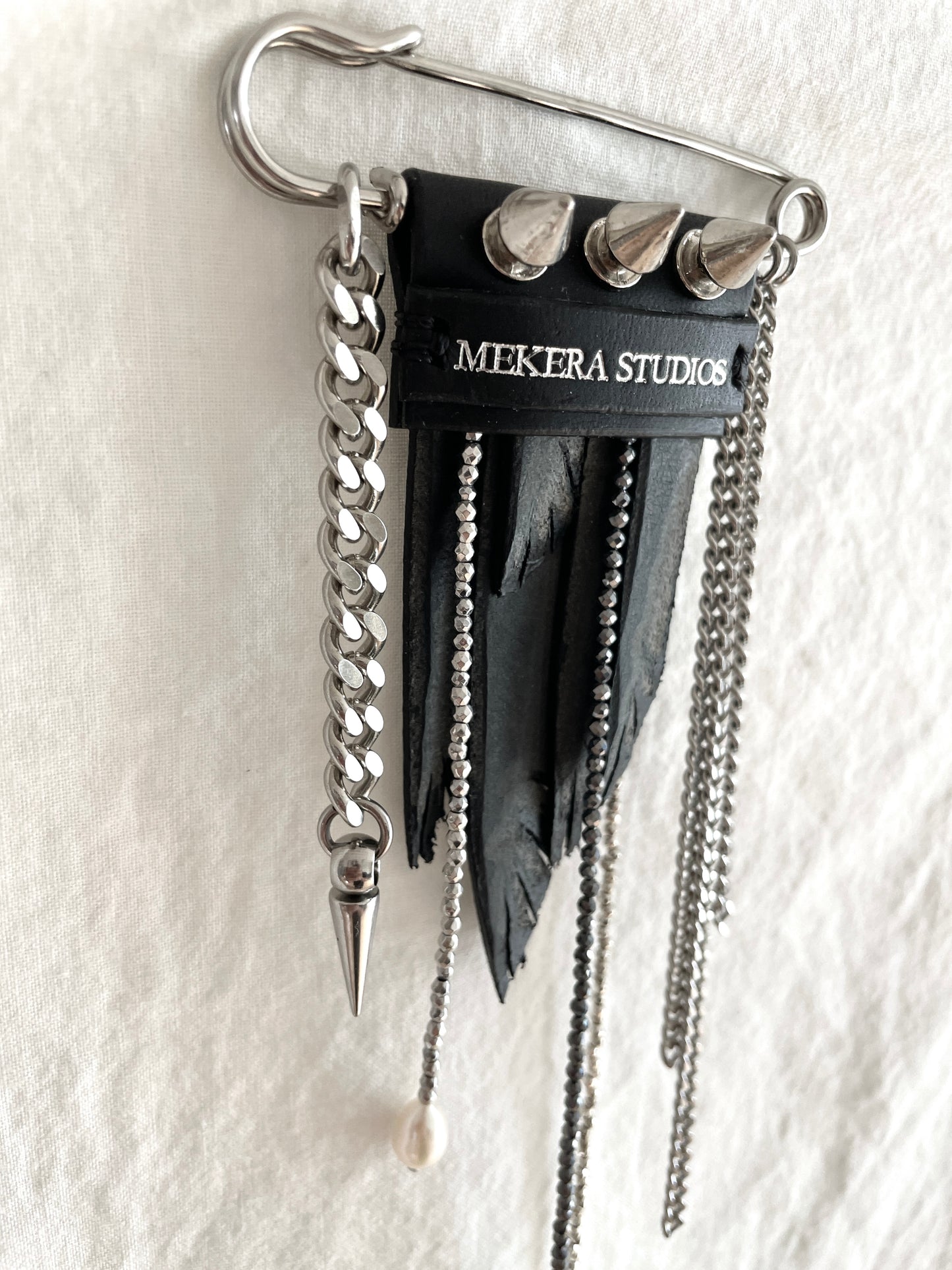 Artistic Brooch B-5 Wings Spike limited edition by artisans ー MEKERA STUDIOS