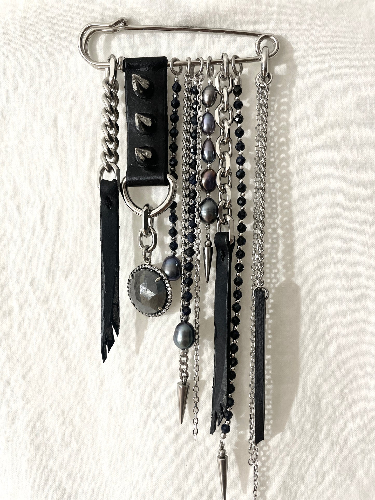 Artistic Brooch B-6 Wings Black Pearl Spike limited edition by artisans ー MEKERA STUDIOS