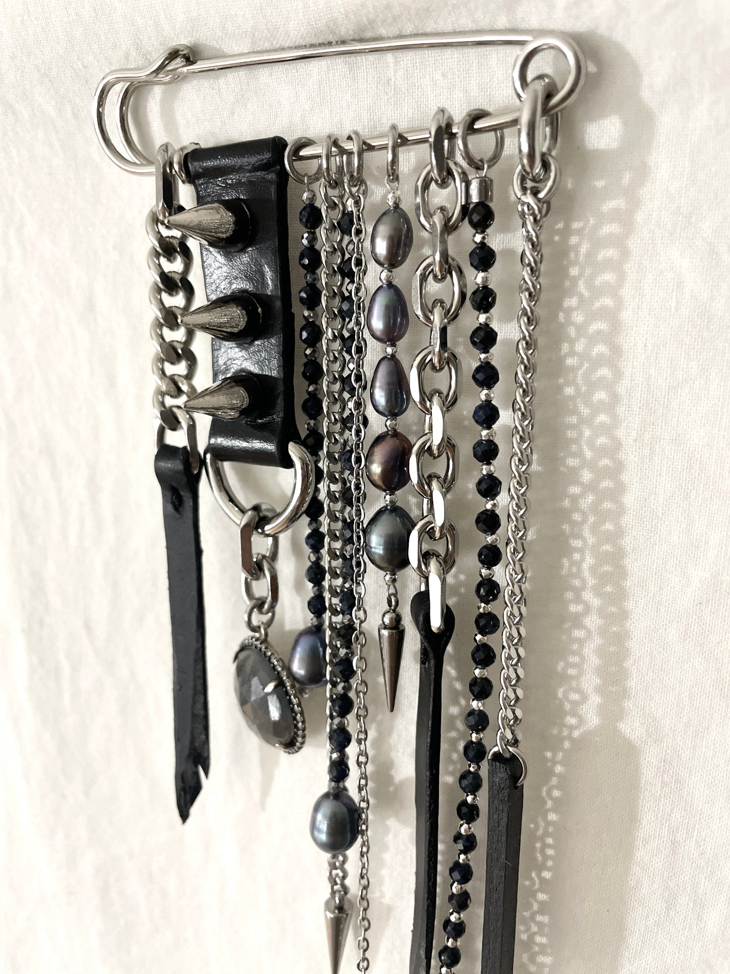 Artistic Brooch B-6 Wings Black Pearl Spike limited edition by artisans ー MEKERA STUDIOS