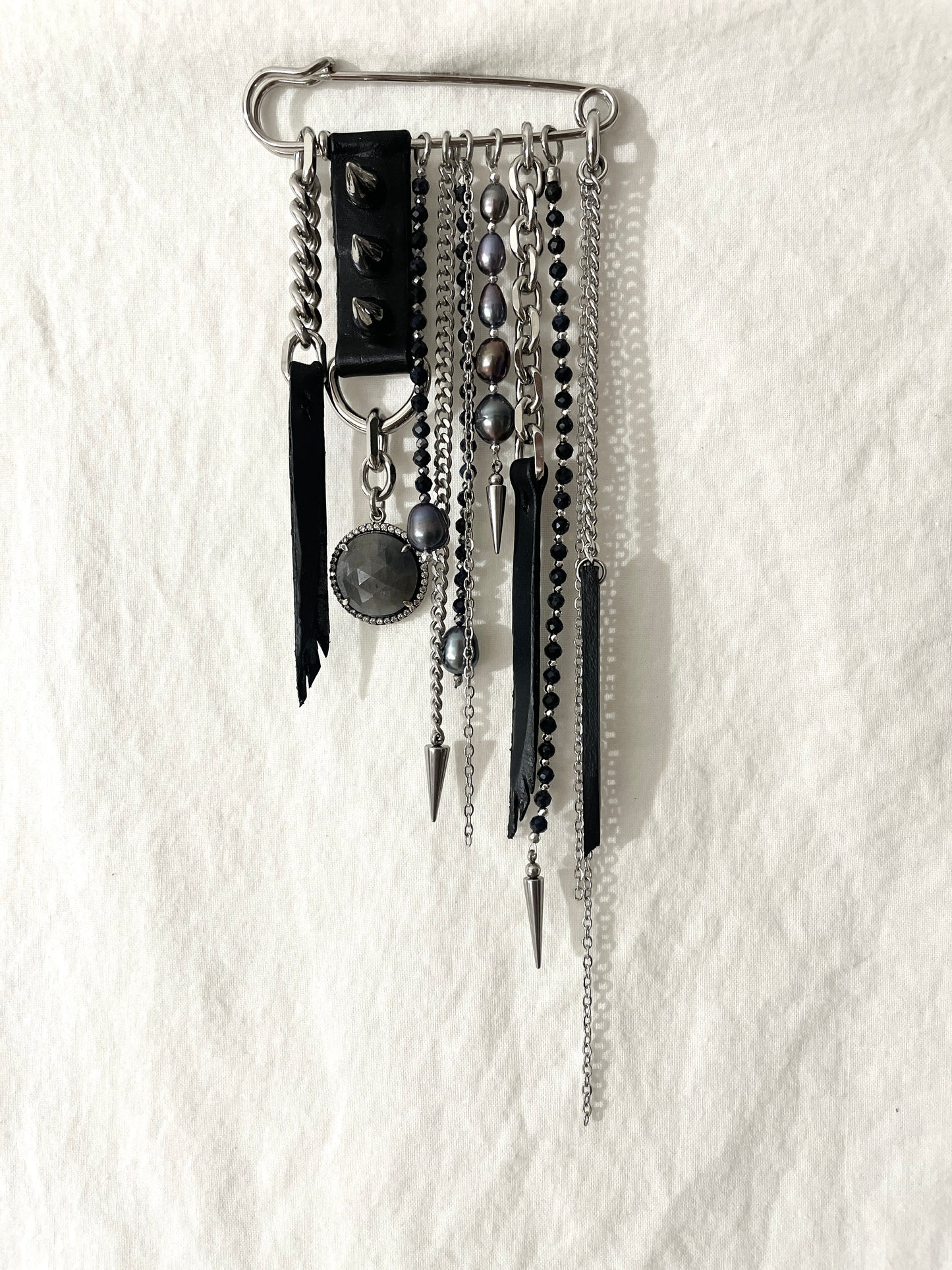 Artistic Brooch B-6 Wings Black Pearl Spike limited edition by artisans ー MEKERA STUDIOS