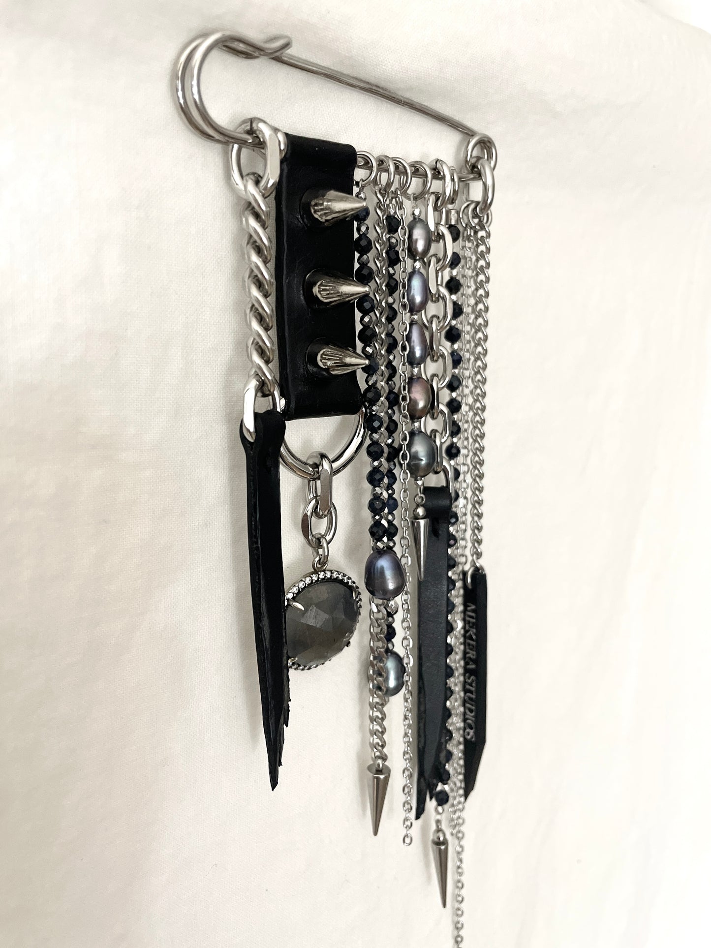 Artistic Brooch B-6 Wings Black Pearl Spike limited edition by artisans ー MEKERA STUDIOS