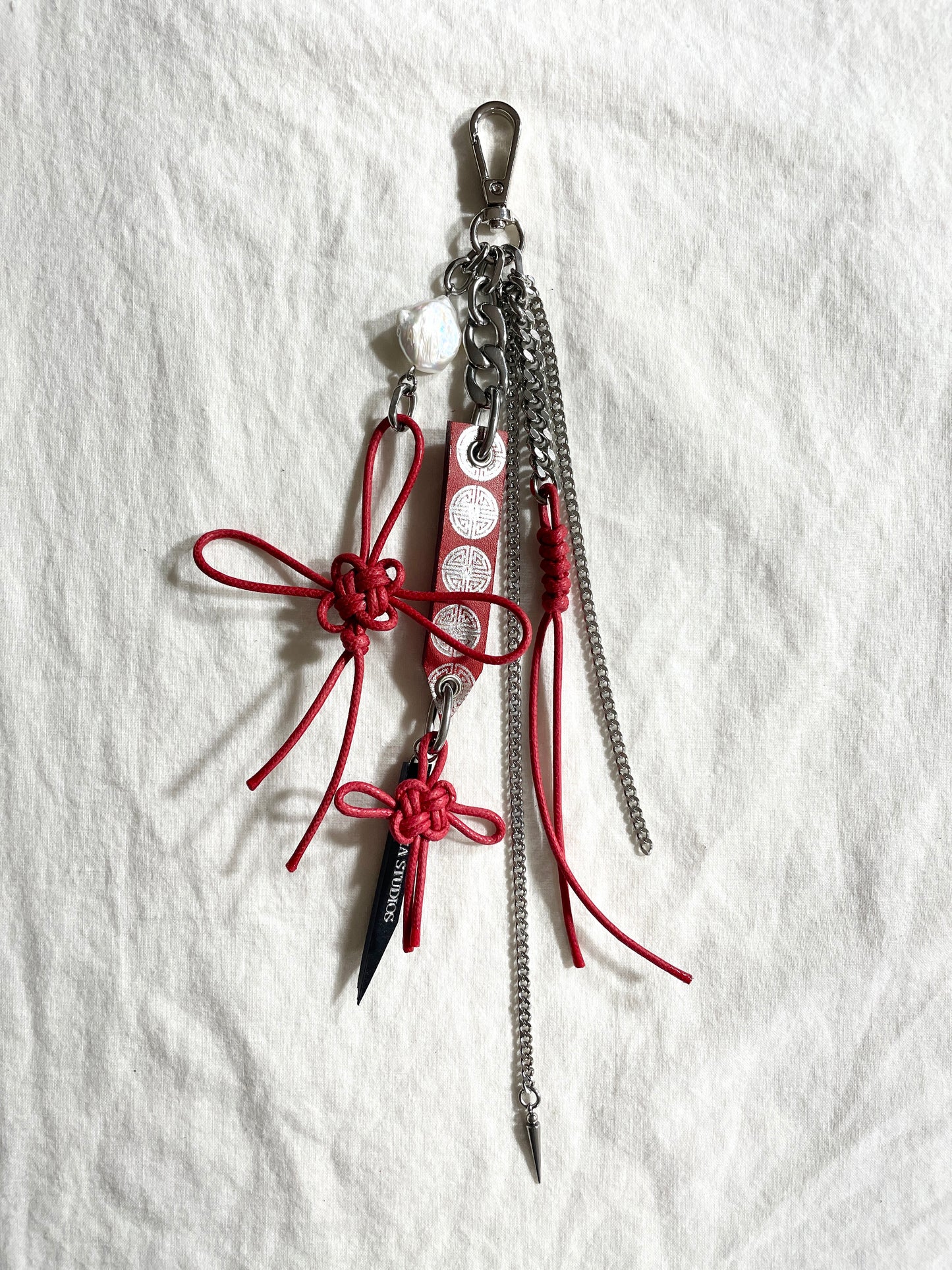 Korean Punk Keychain Daenggi-4, Handcrafted Norigae knot Pants chain, limited edition by artisans