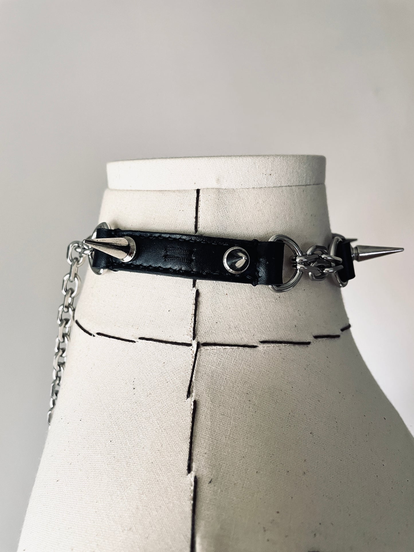 LXX4-SPIKE - The Choker Black Leather Hand stitched - MEKERA STUDIOS